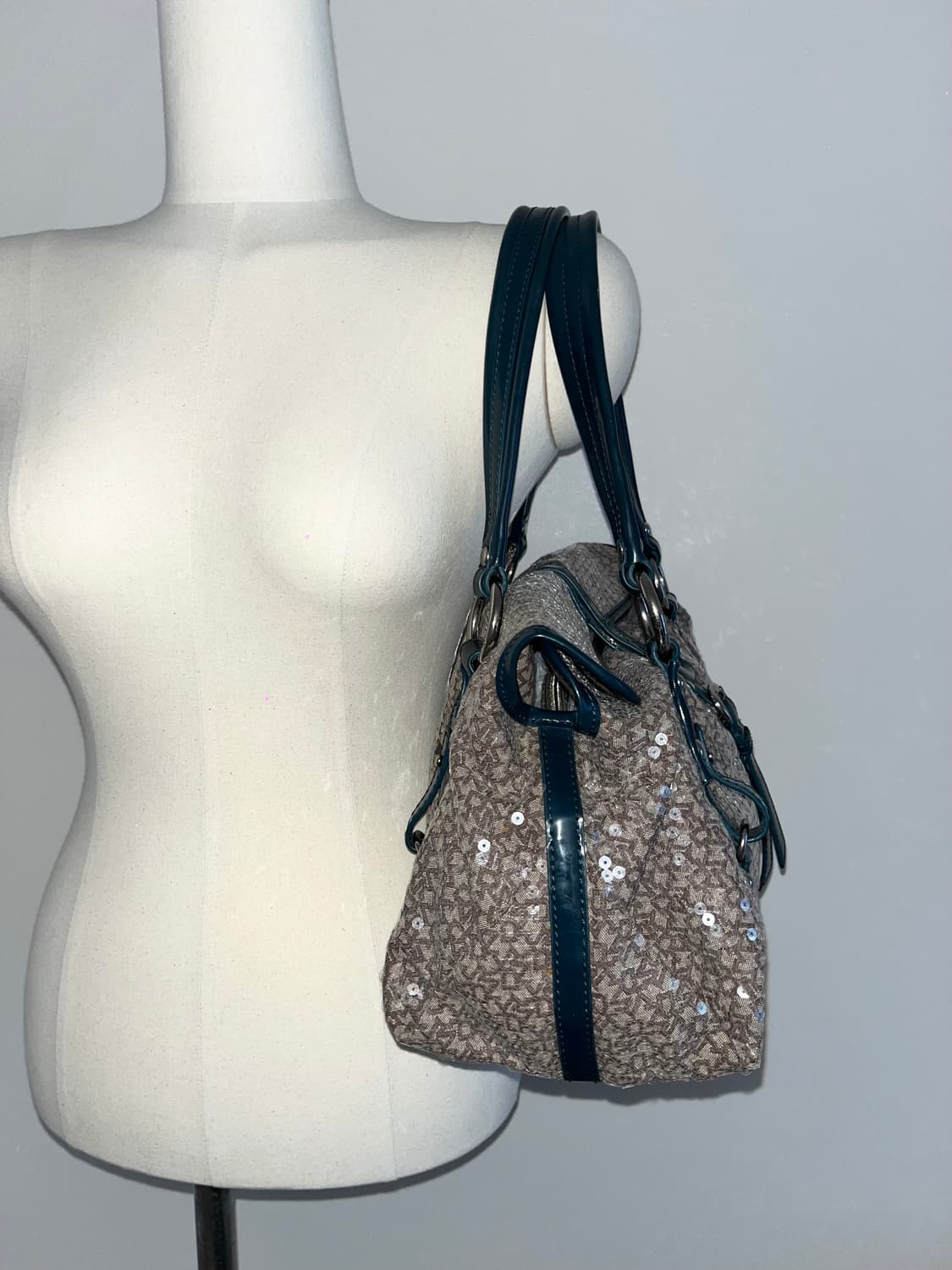 📦DKNY spangle shoulder bag 상품이미지4