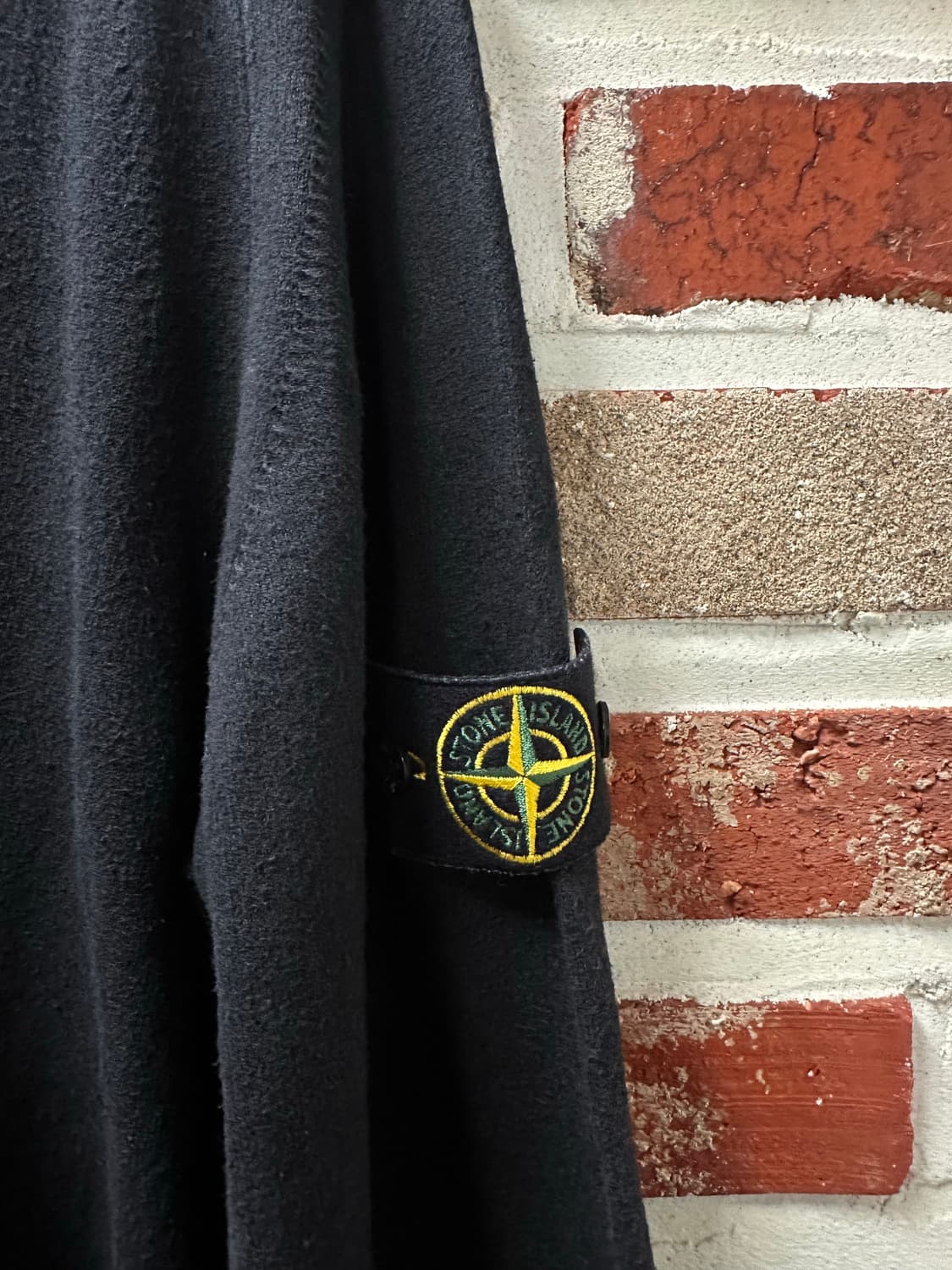 (XXL)스톤아일랜드 와펜 커프스 니트 블랙 상품이미지3