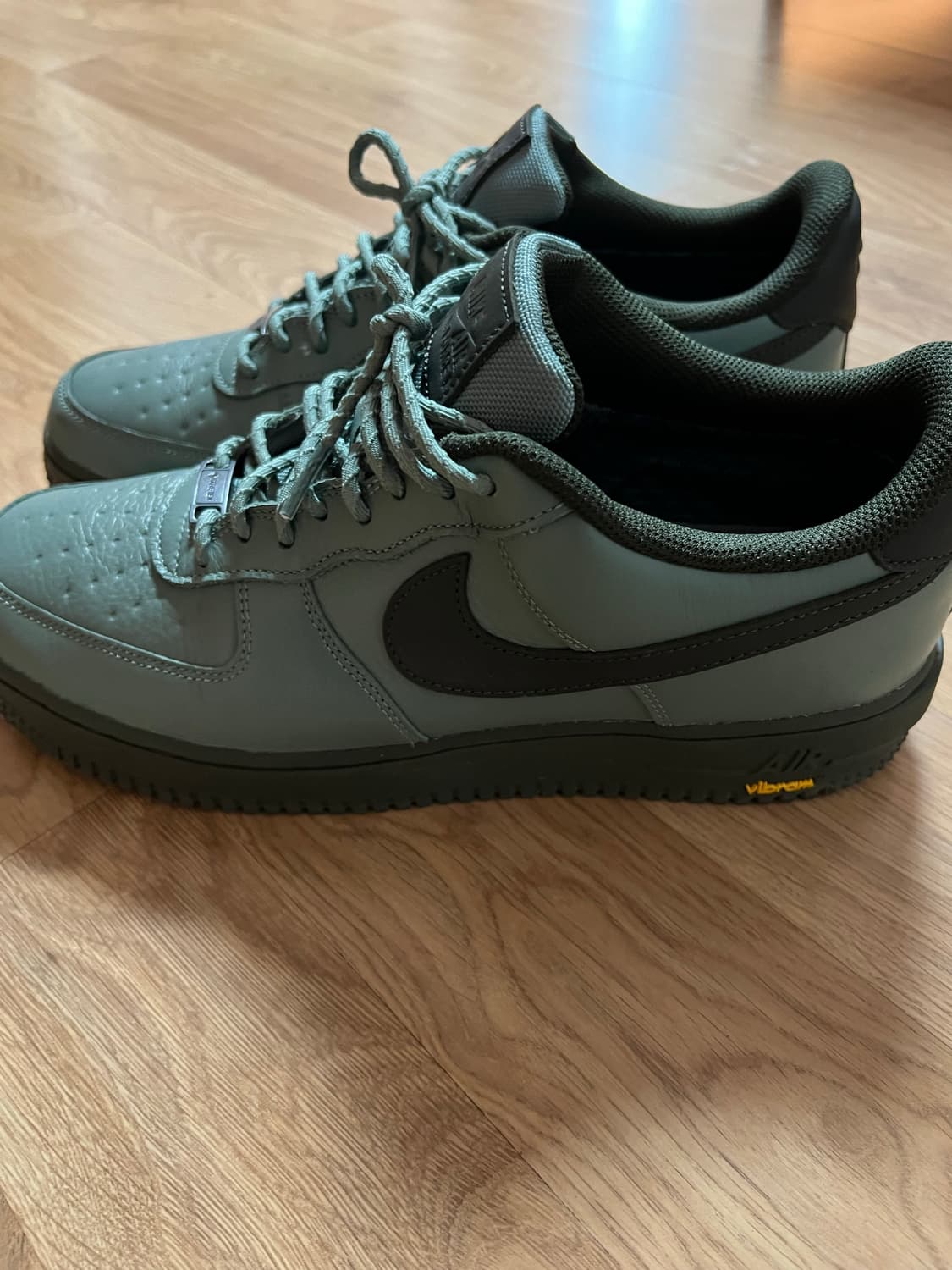 나이키 에어포스 1 로우 고어텍스 클레이그린 290 상품이미지1