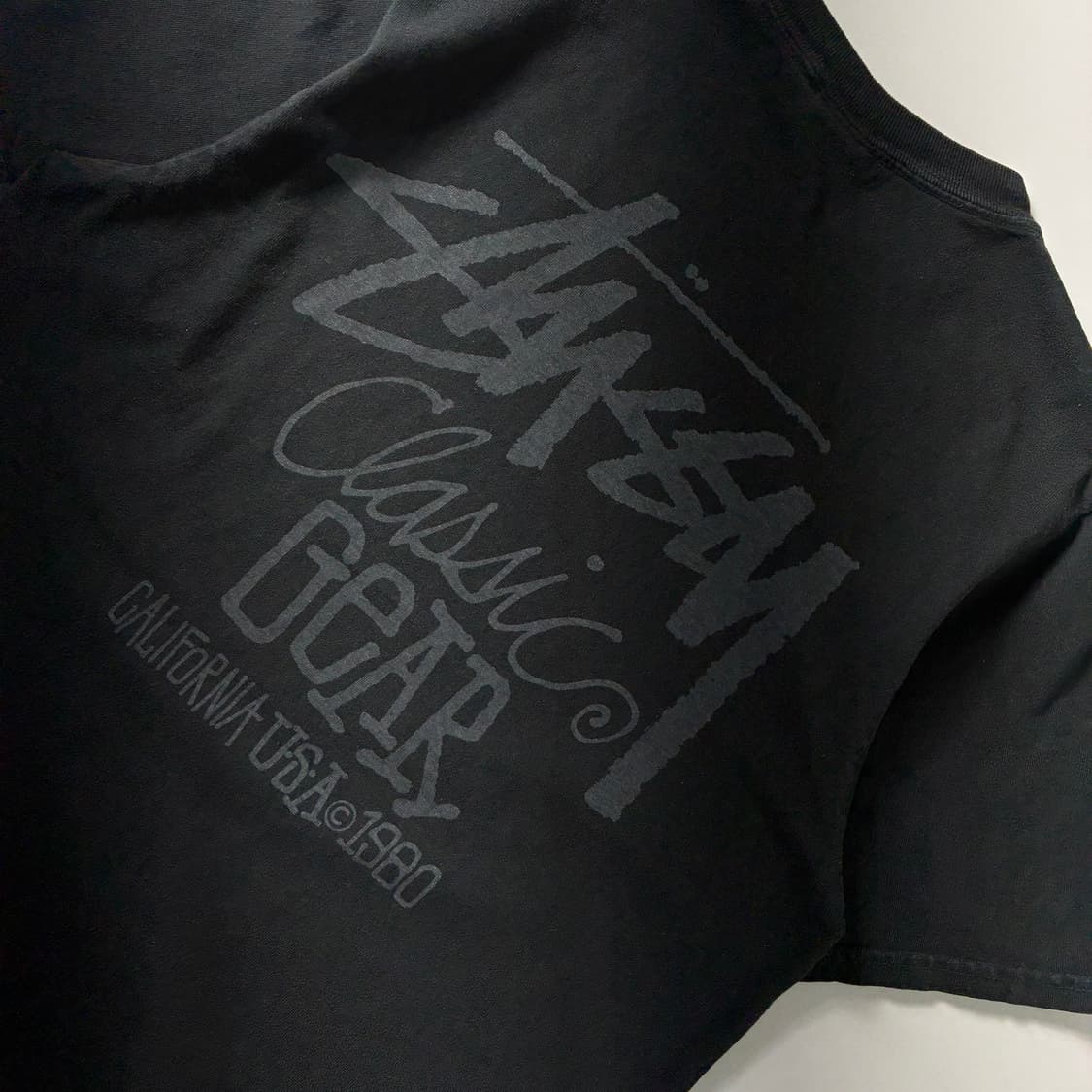 Stussy  스투시 피그먼트 다이드 클래식 기어 블랙 반팔티 상품이미지2