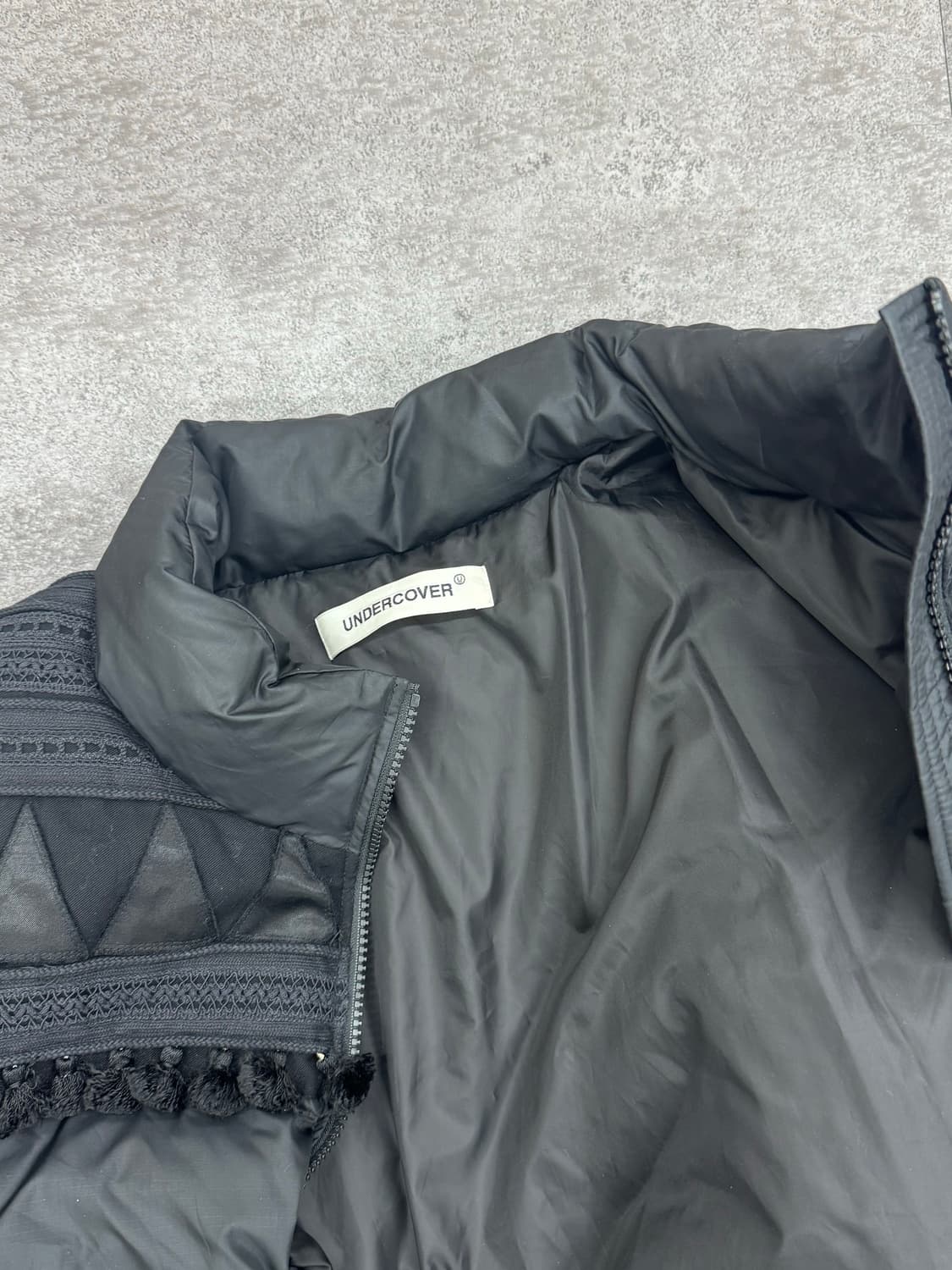 언더커버 23aw Tribal Motif 패딩 4사이즈(하자제품) 상품이미지10