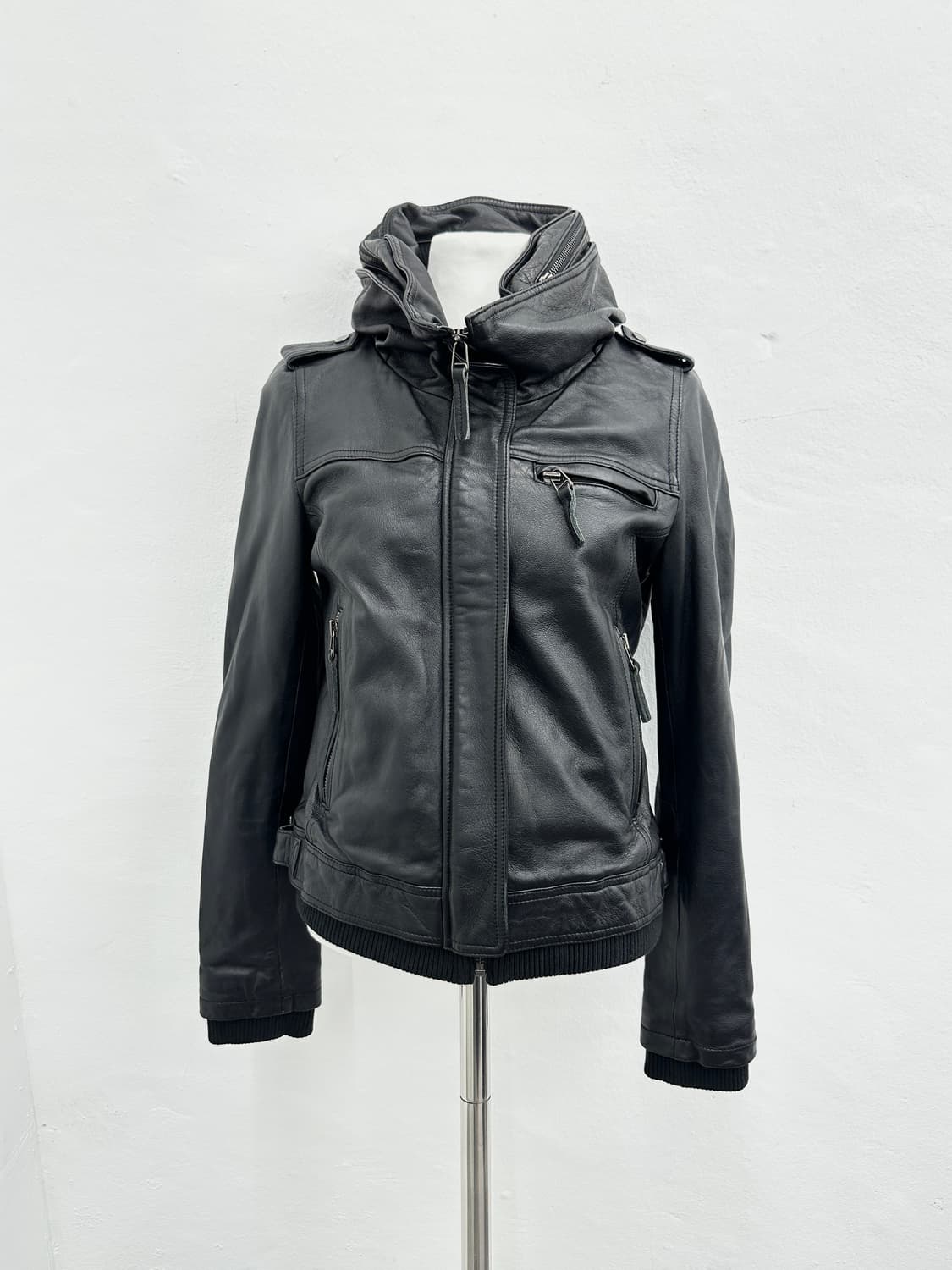 DEMOO lamb skin high neck leather bomber 상품이미지1