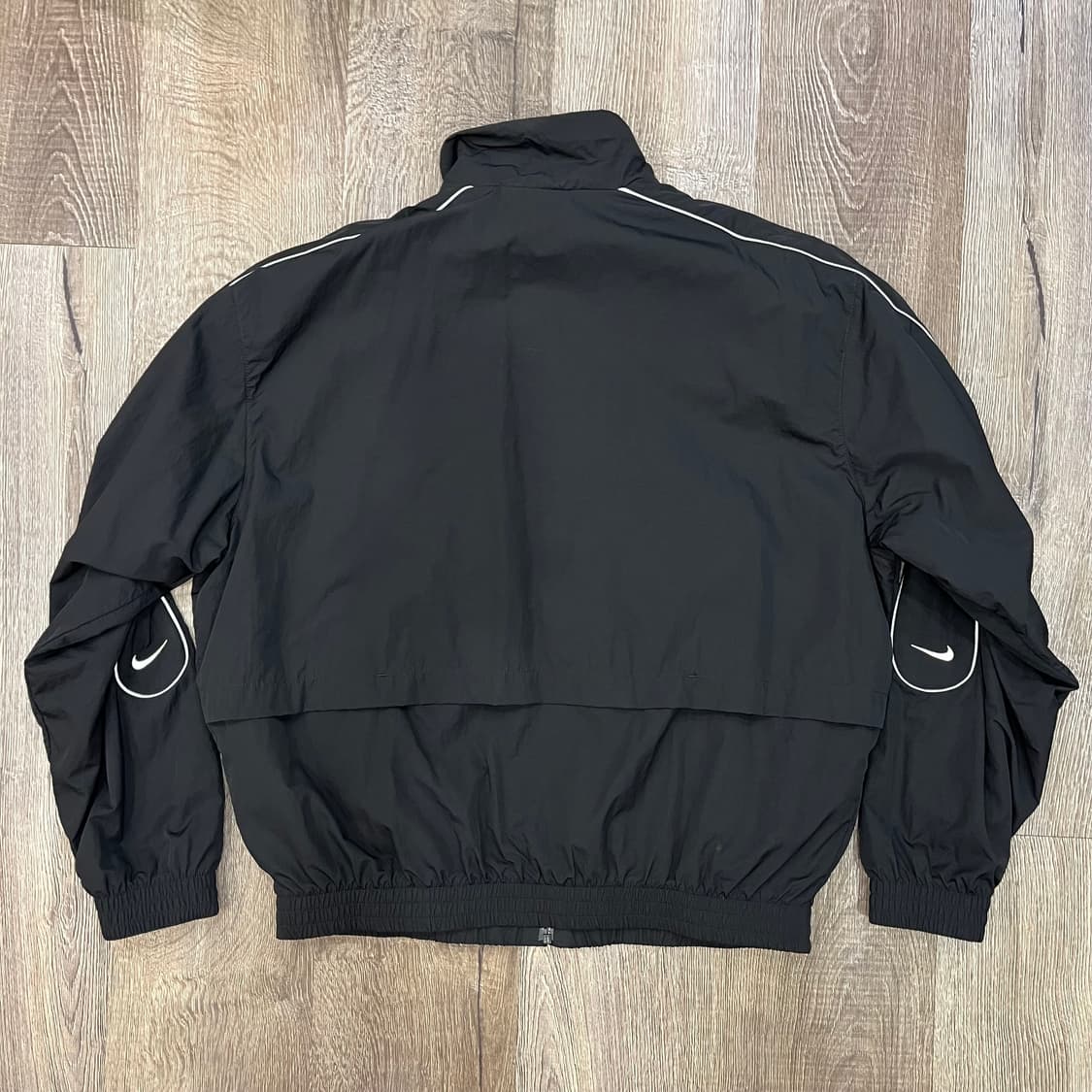 나이키 NSW 솔로 스우시 우븐 트랙 자켓 블랙 m사이즈 팝니다 상품이미지2
