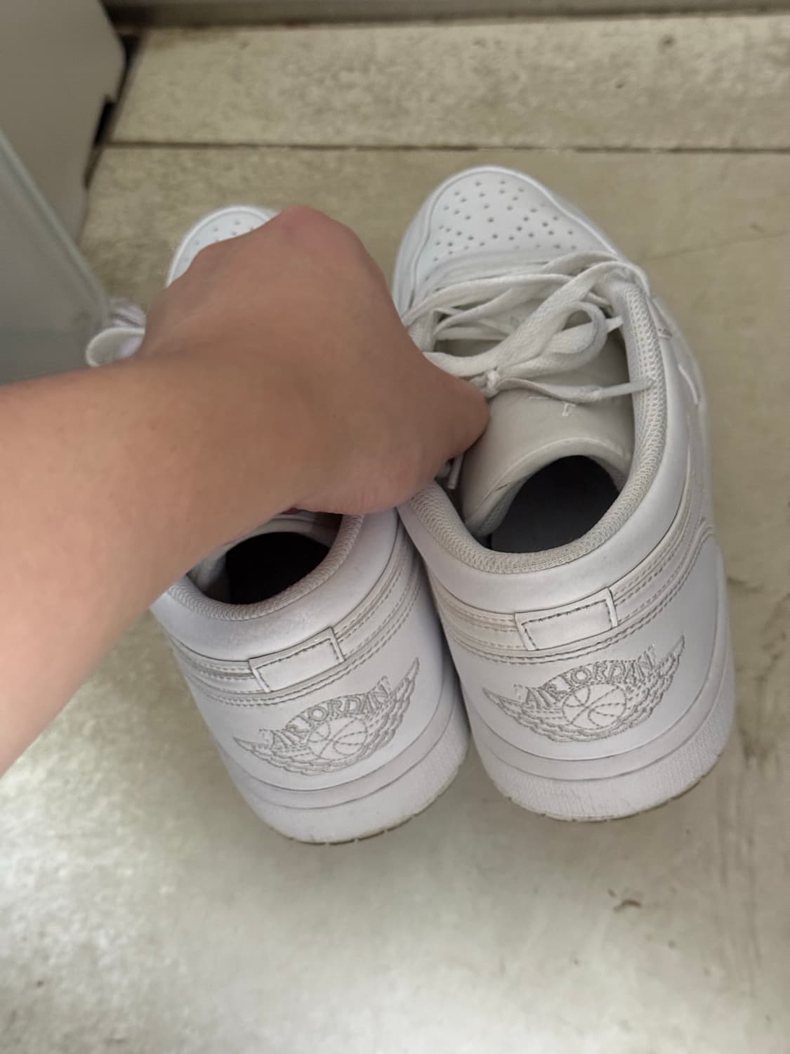 나이키 에어 조던 1 로우 트리플 화이트 275 상품이미지3