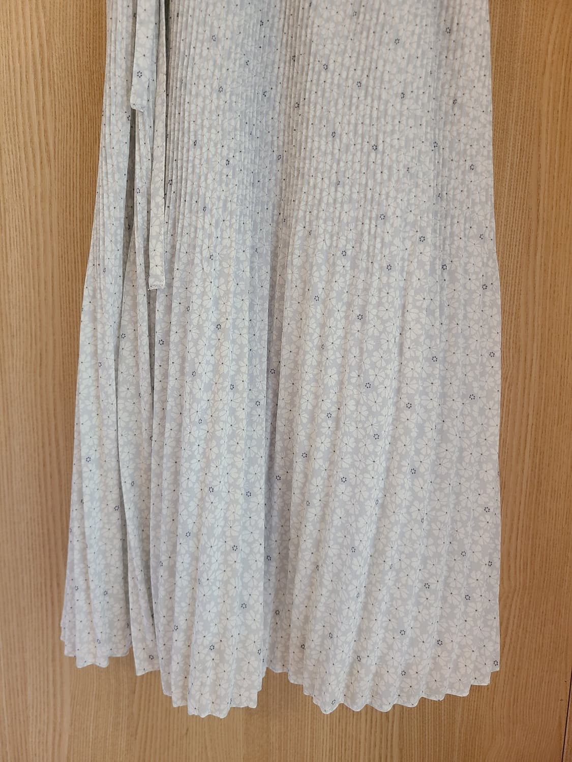 👗(아베크롬비앤피치) 뽀송뽀송 플리츠 끈원피스 (XS) 상품이미지4
