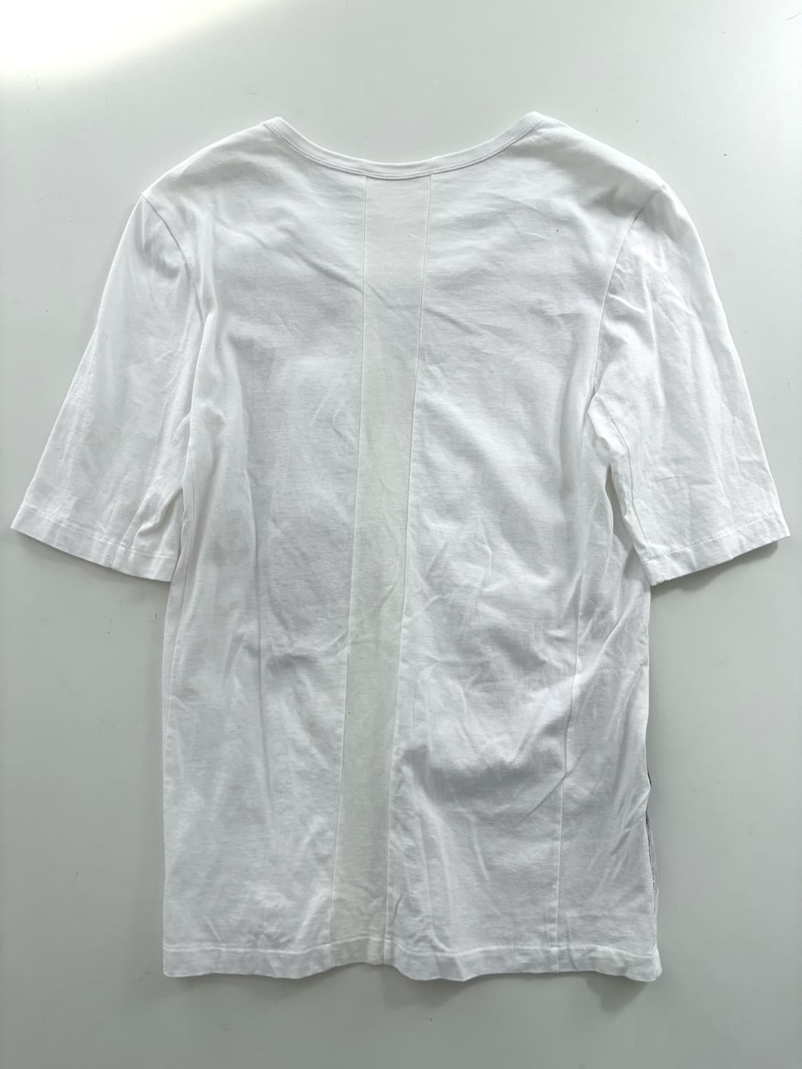 끌로에 절개 디테일 티셔츠 상품이미지5