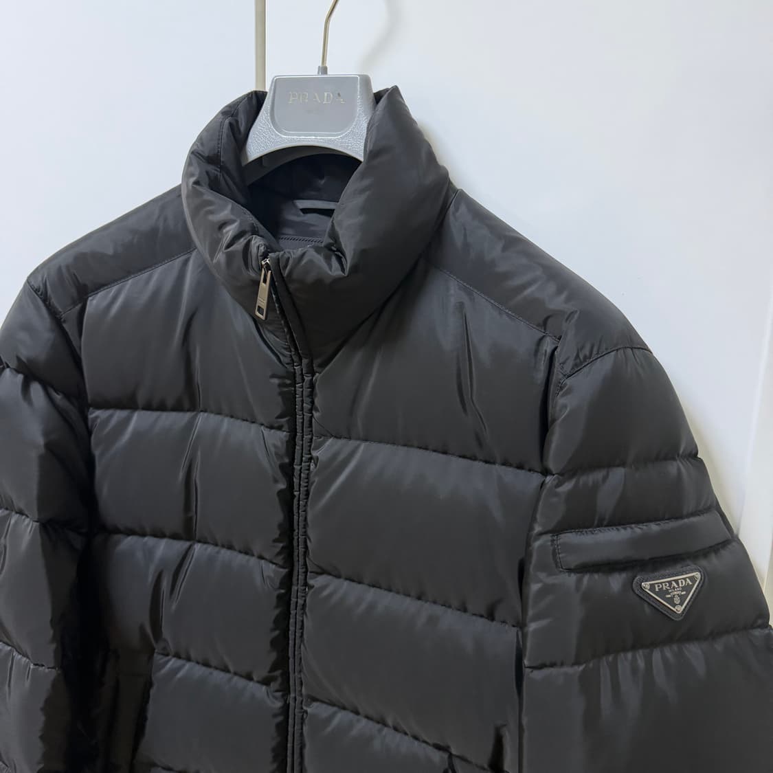 프라다 삼각로고 리나일론 패딩 50사이즈 상품이미지2