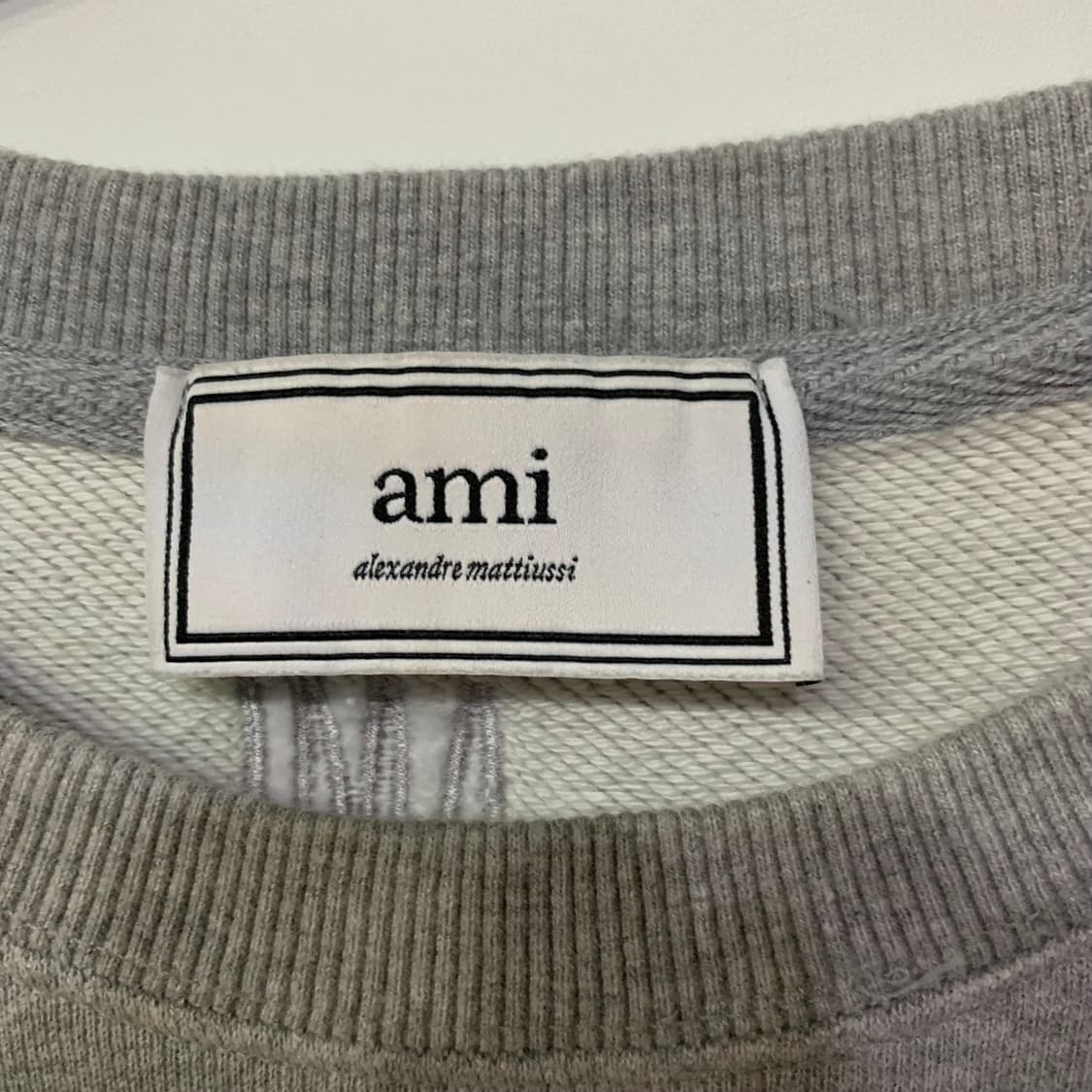 아미 하트 자수 맨투맨 상품이미지3