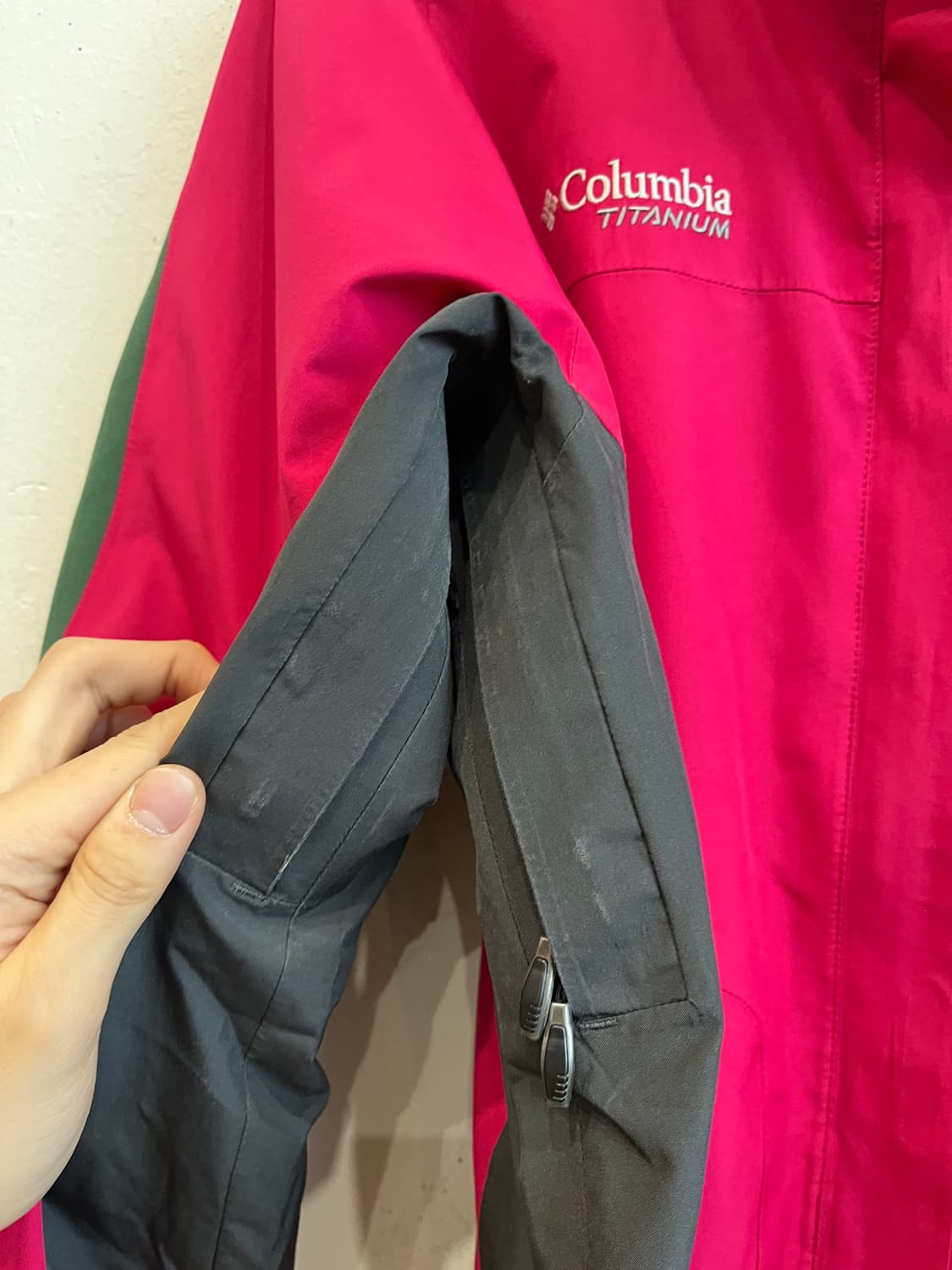 Columbia 콜롬비아 티타늄 고어텍스 바람막이 자켓 우먼즈  상품이미지5