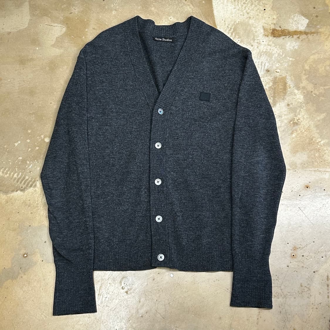 M 아크네 스튜디오 페이스 로고 챠콜 울 가디건 상품이미지2