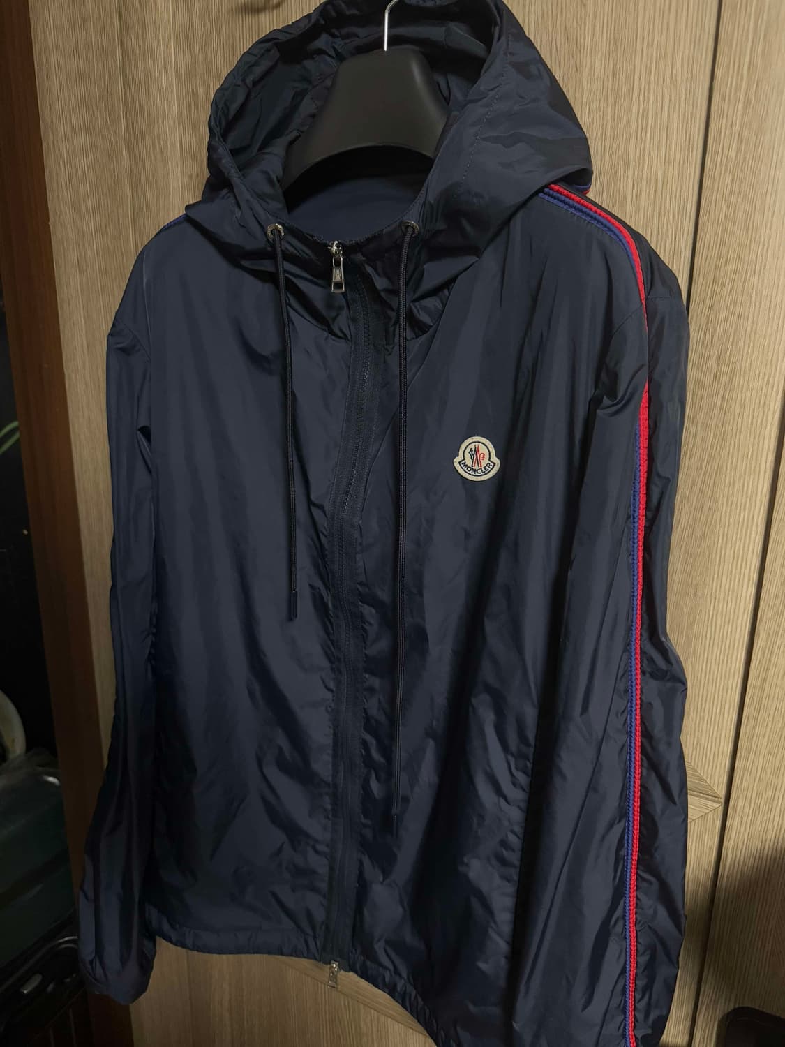 몽클레어 하타브 나일론 바람막이 네이비 4 상품이미지3