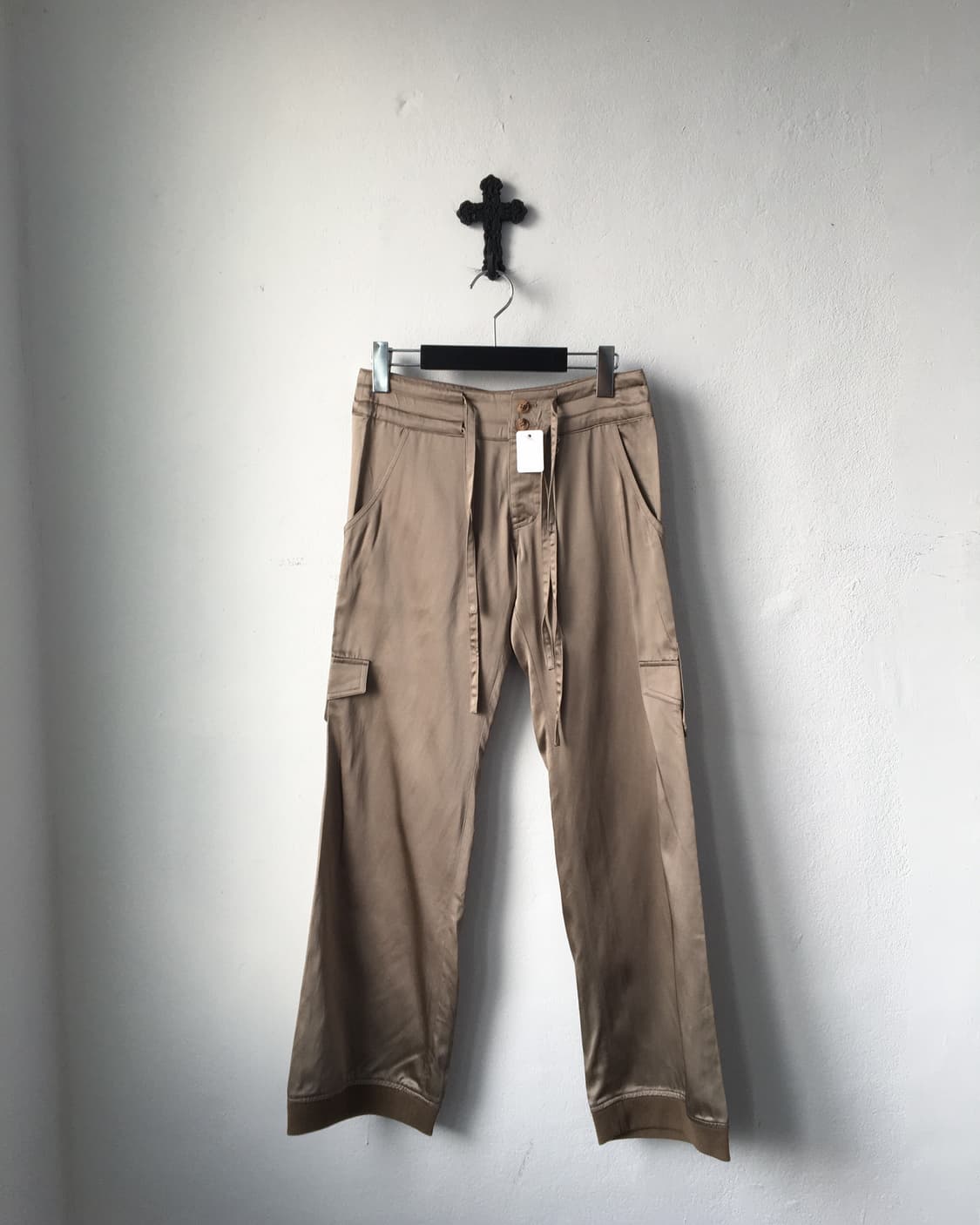 Glossy cago pants 상품이미지1