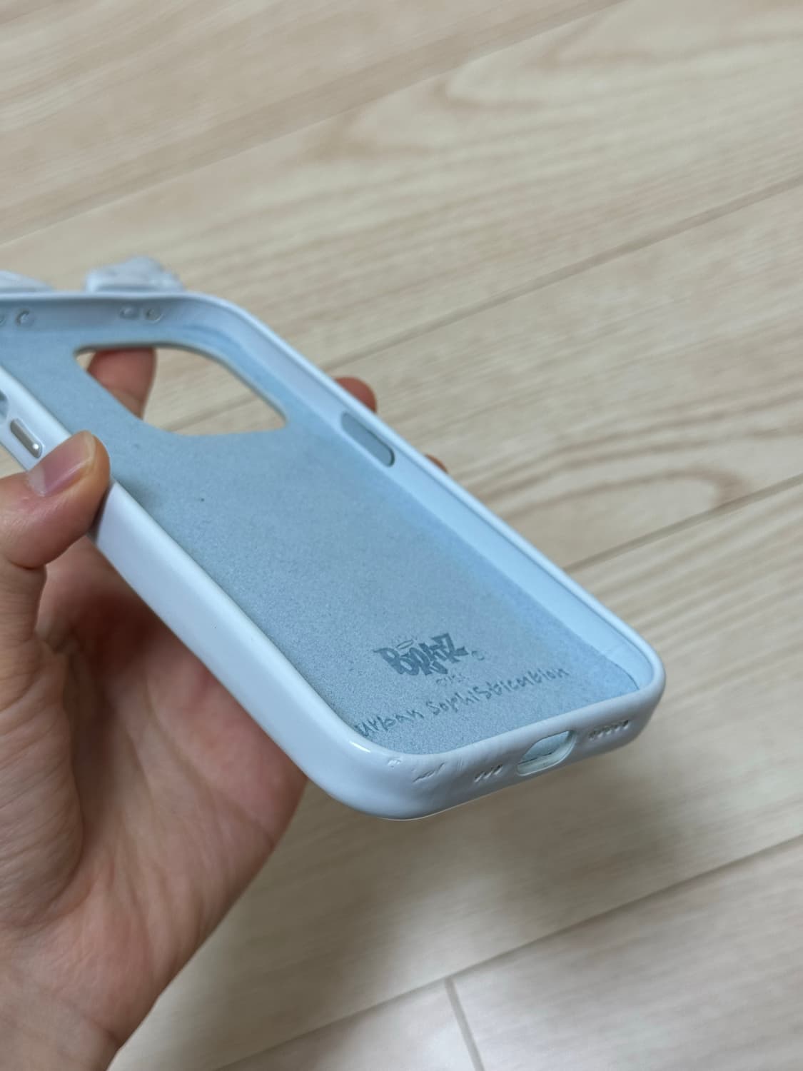 어반소피스티케이션 아이폰 15프로 날개 케이스 상품이미지4