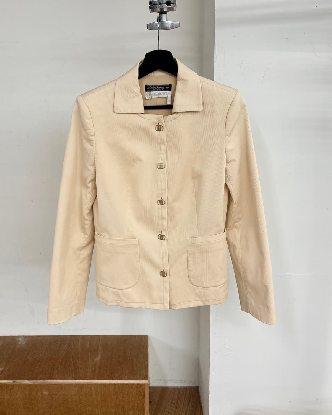 살바토레 페라가모 베이지 골지 골드 간치니 버튼 자켓 상품이미지1