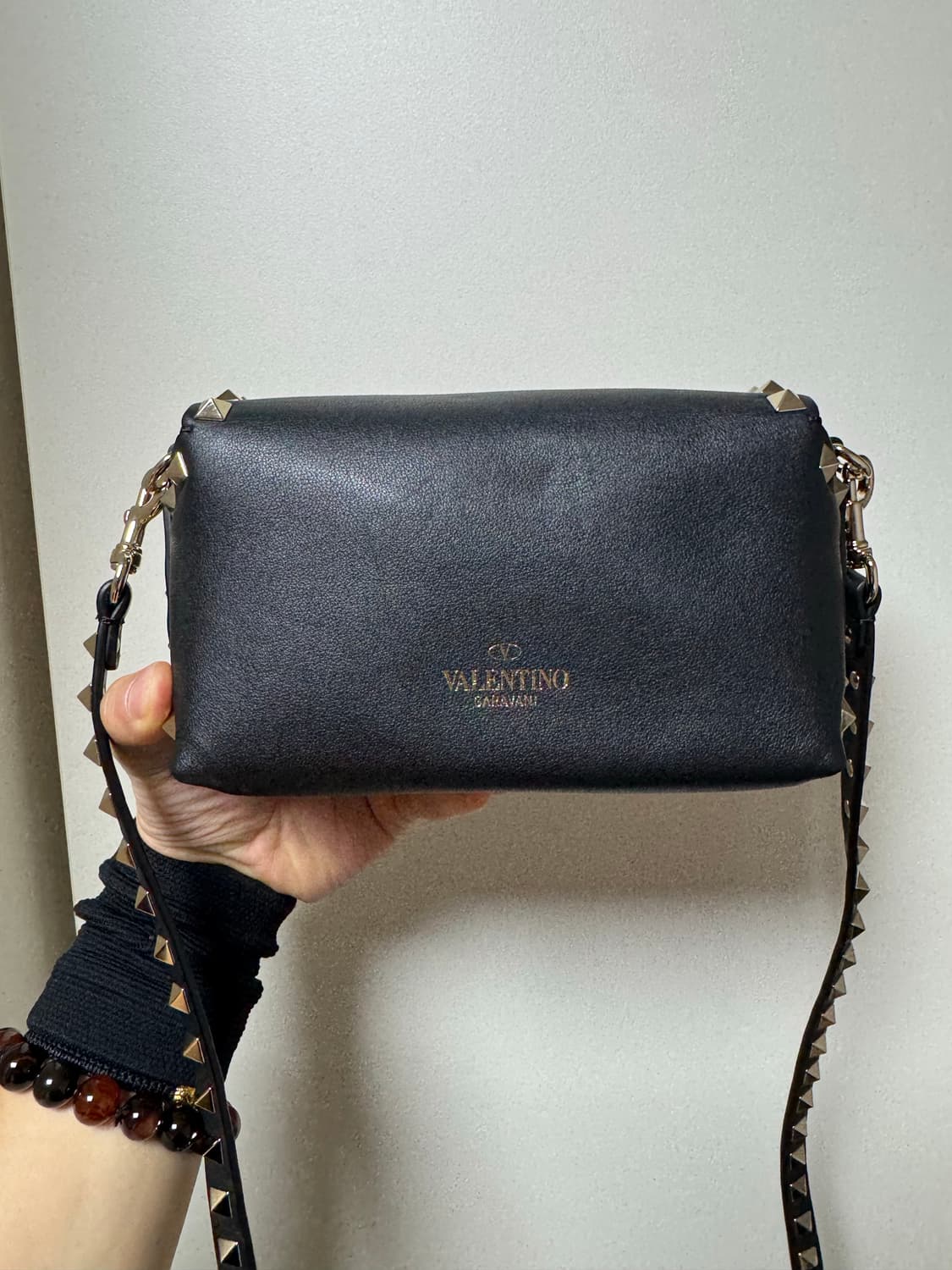 발렌티노 가라바니 락스터드 미니 크로스백 상품이미지2