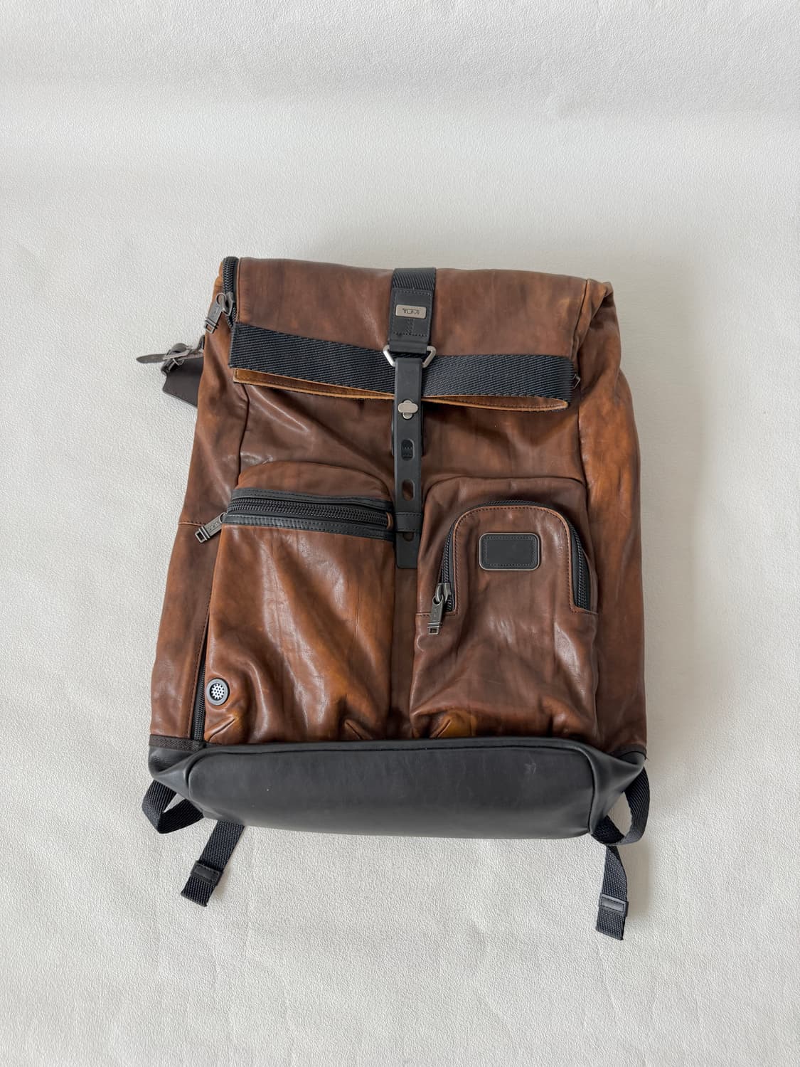 투미(TUMI) 레더 백팩 상품이미지1