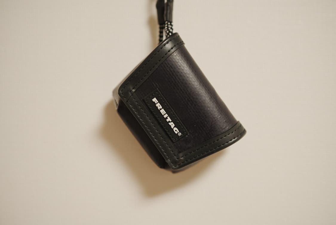 프라이탁 F213 미니 메신더 키링 무광 블랙 상품이미지1