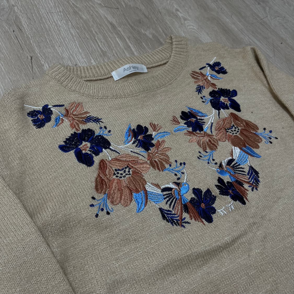 애슐리 여성 플라워 자수 라운드 니트 M/95 상품이미지5