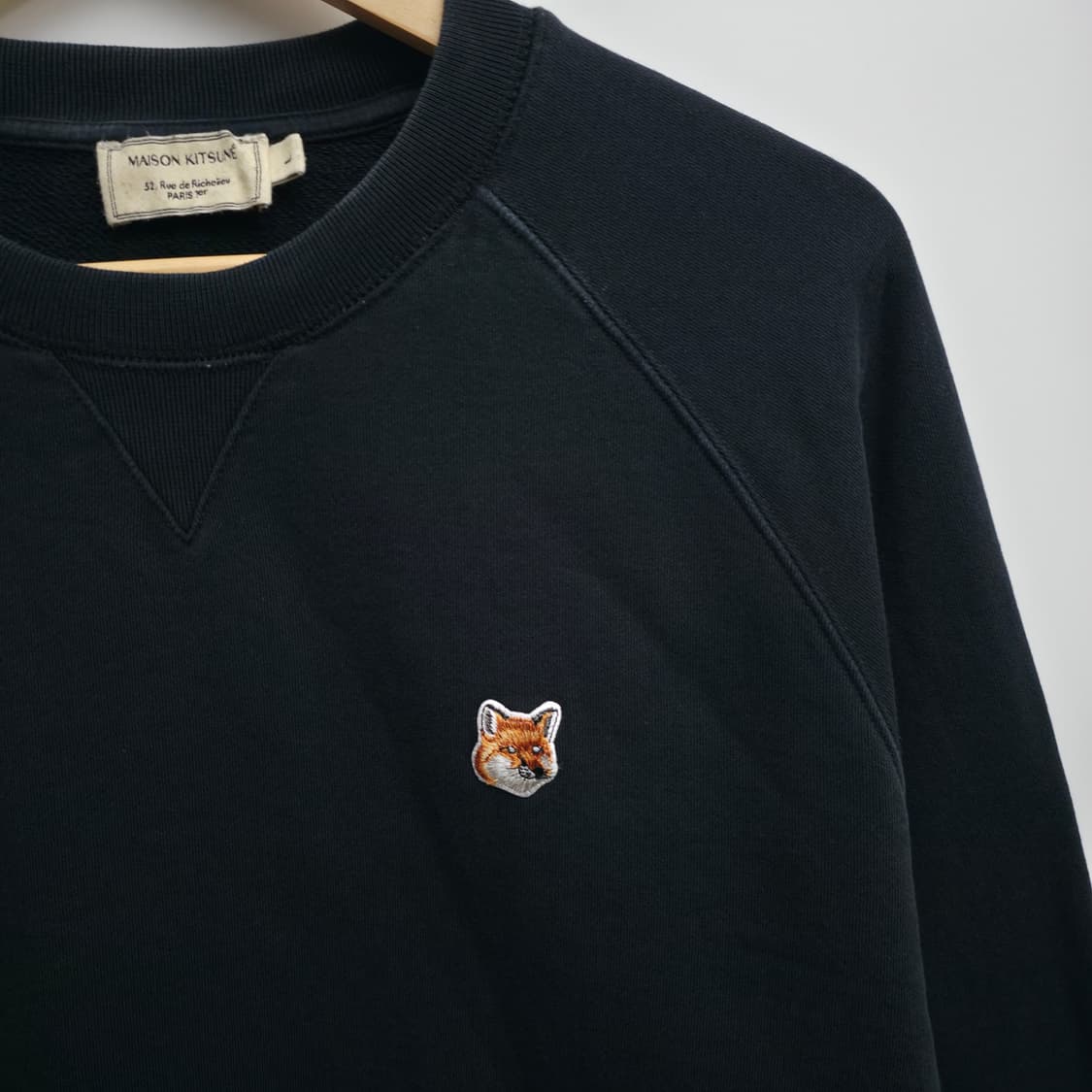 [L] 메종키츠네 블랙 맨투맨 상품이미지4