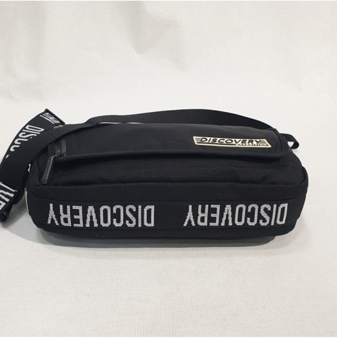 디스커버리 호보형 크로스백 가방 상품이미지3