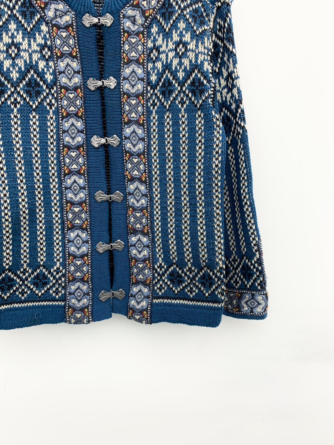 노드 스트릭 노르딕 패턴 버클 스웨터 상품이미지5