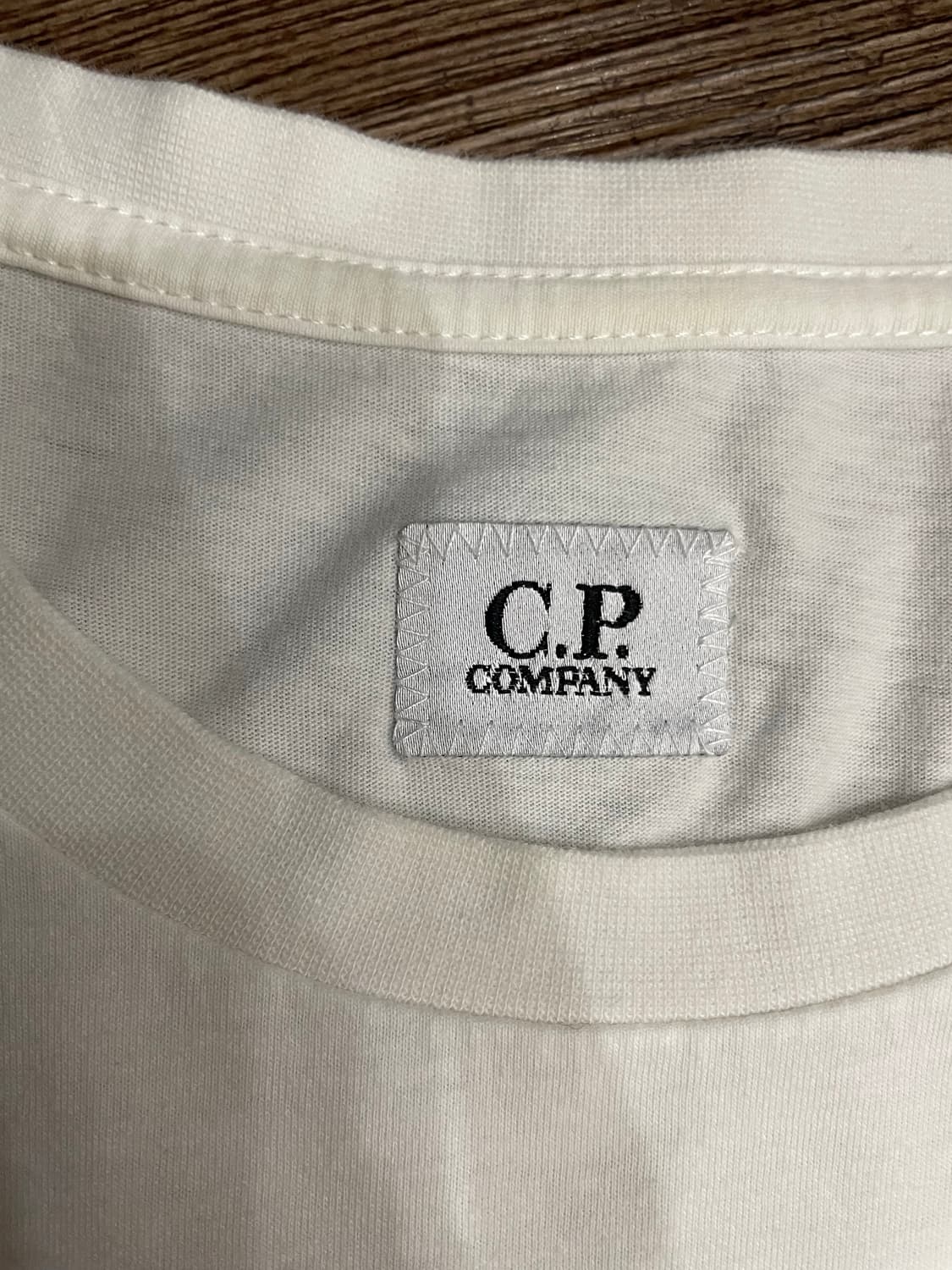 CP컴퍼니 20SS 브러쉬 로고 반팔 티셔츠 상품이미지5