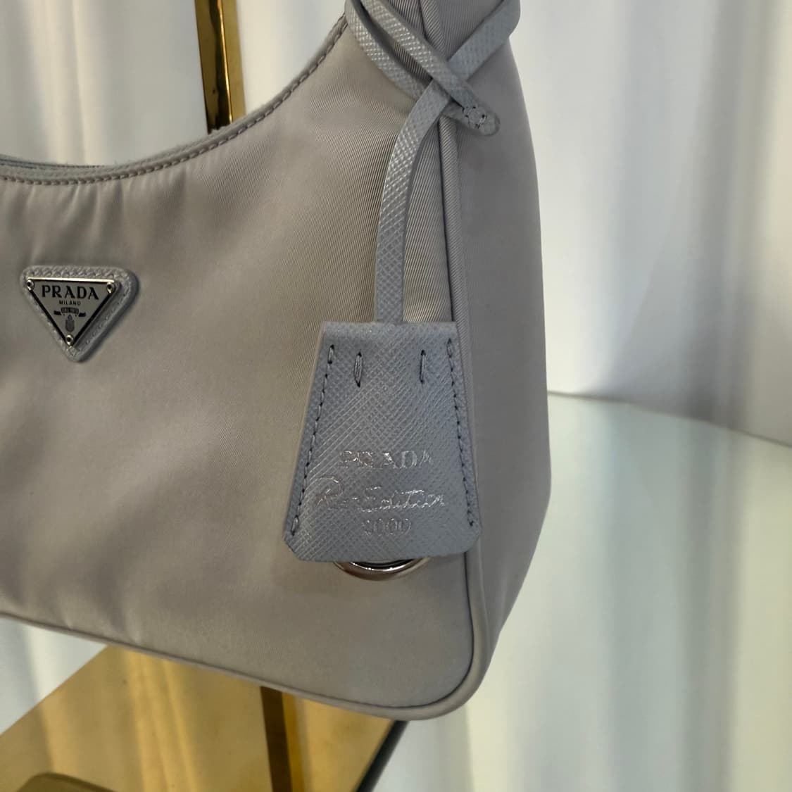 프라다 리나일론 리에디션 2000 호보 숄더백 상품이미지5