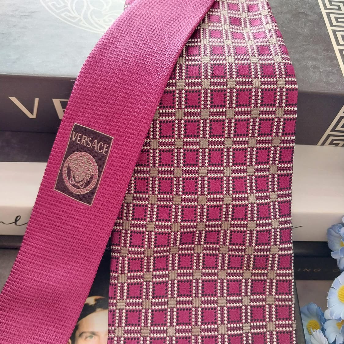 베르사체 실크 핑크 다이아 패턴 넥타이 9.2cm A+등급 K1397
 상품이미지2