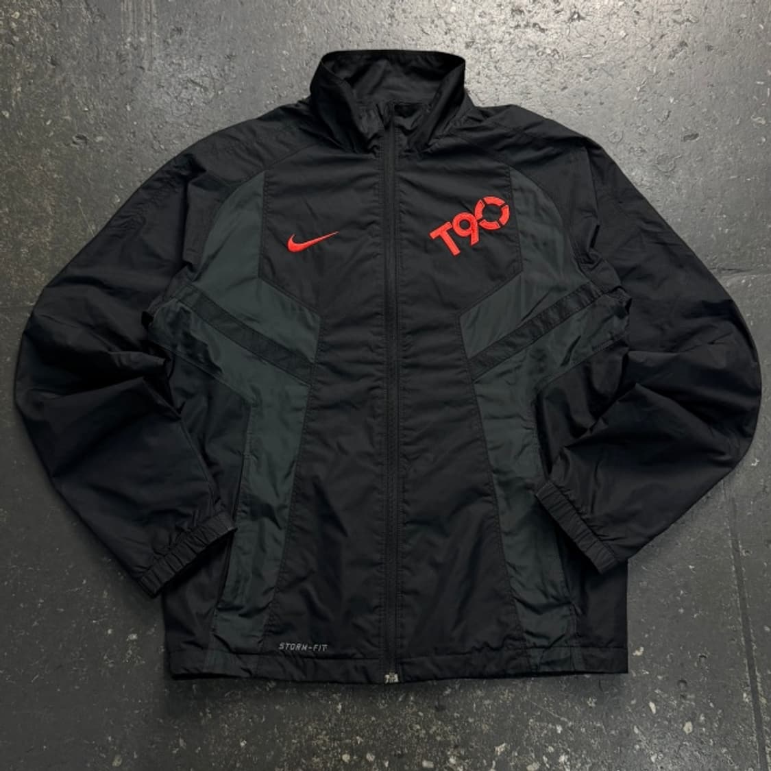100 나이키 스톰핏 토탈90 바람막이 상품이미지1