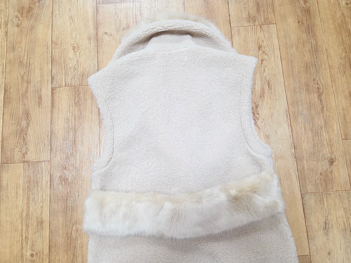 아브컬렉션(AVV COLLECTION) 에코퍼 베스트 무스탕 새상품  상품이미지8