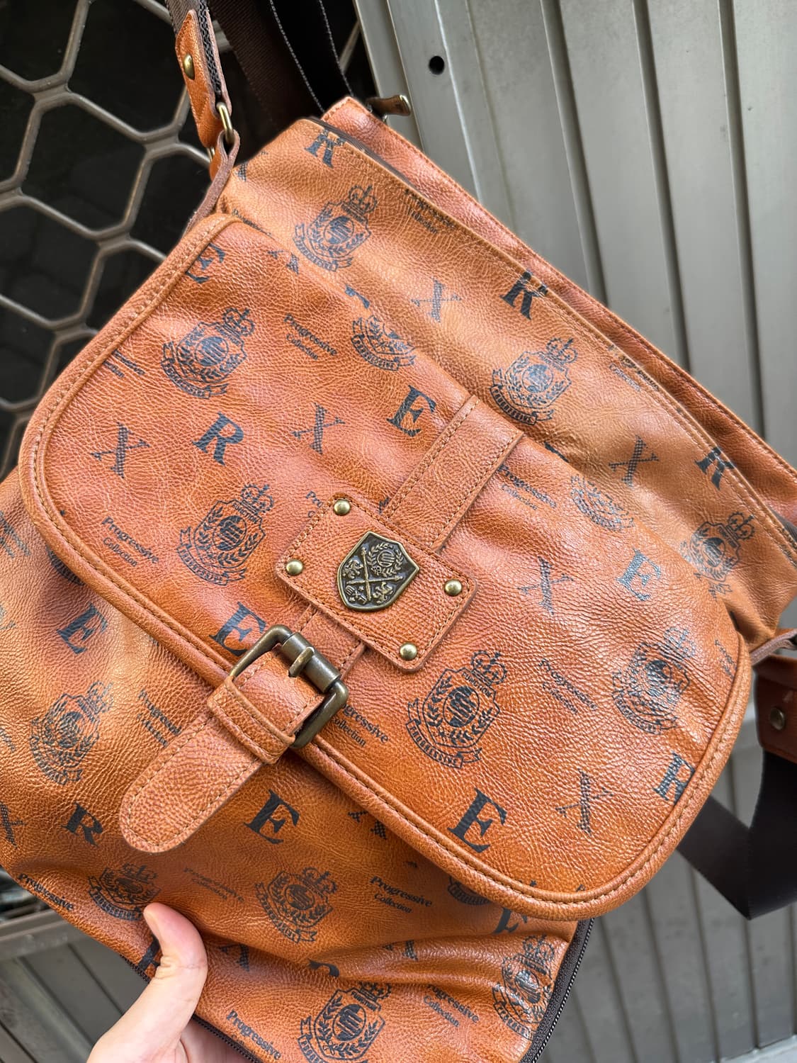 EXR multi pocket brown leather bag 상품이미지3