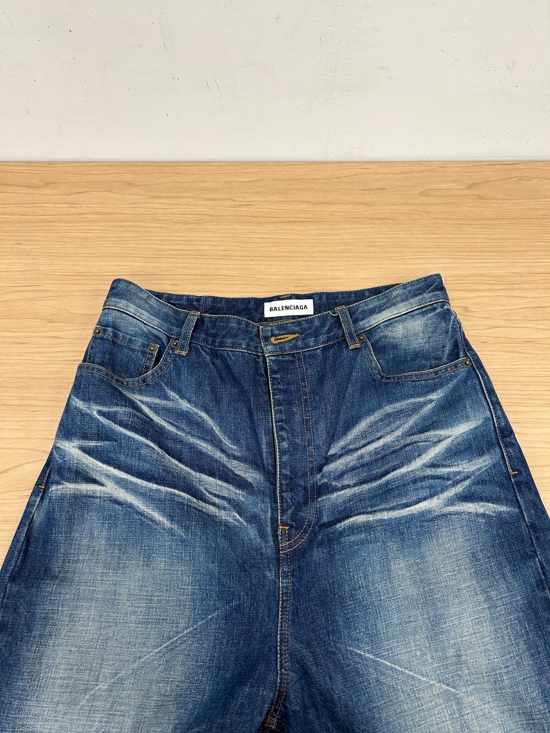 BALENCIAGA 상품이미지2