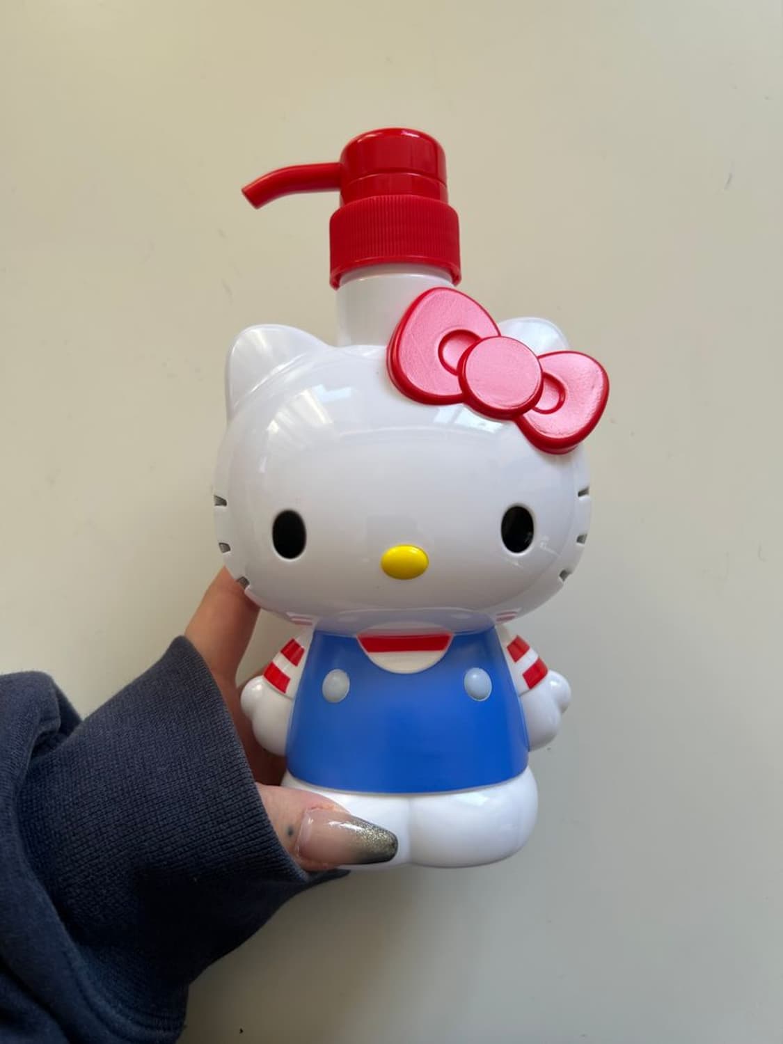 HELLO KITTY POMP BOTTLE 키티 폼프 병 상품이미지1