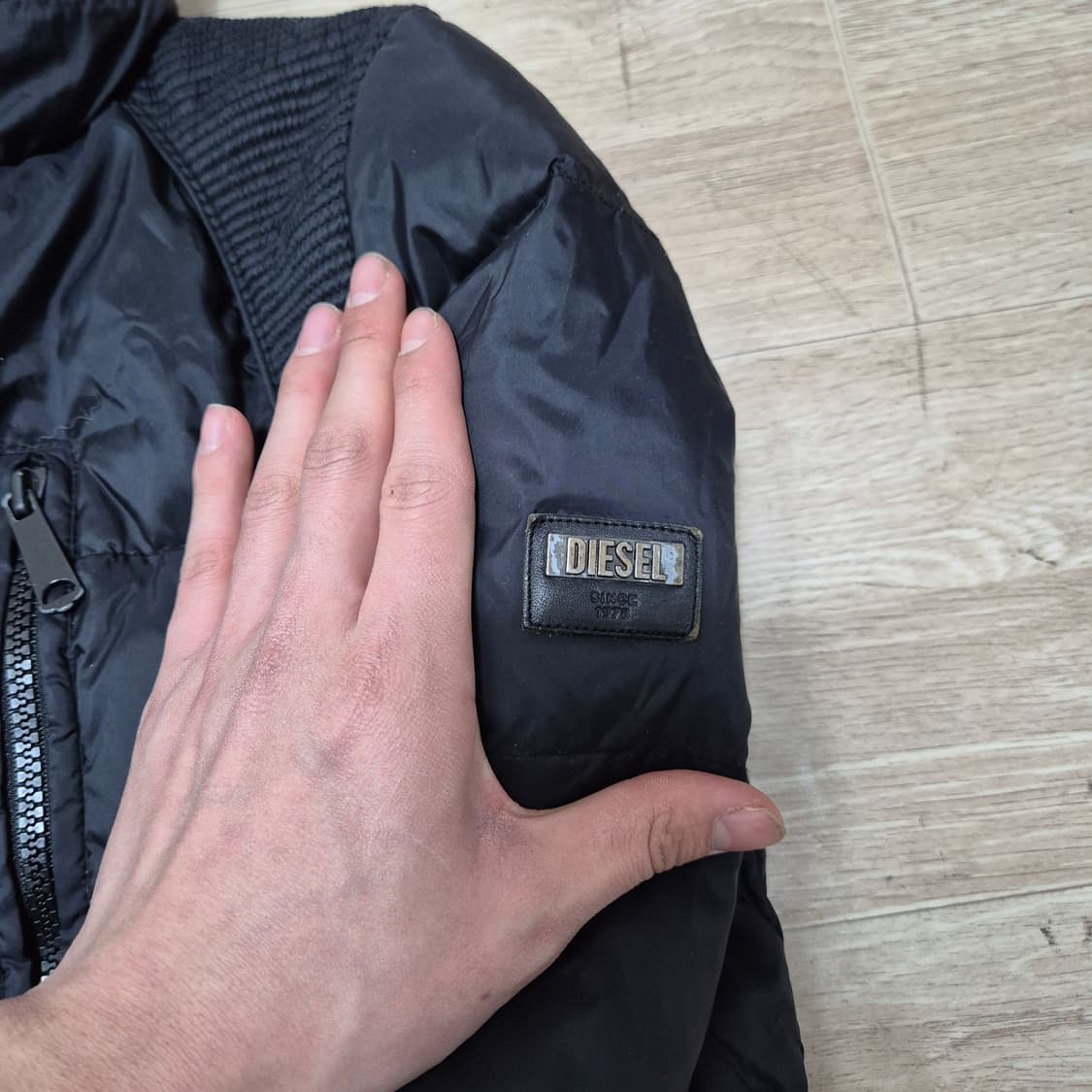 디젤 여성 레더패치 덕다운 롱패딩 점퍼 S(90) 상품이미지4