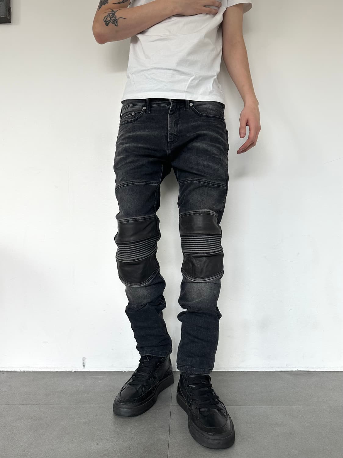 닐바렛 바이커 레더 패널 슬림진 상품이미지1