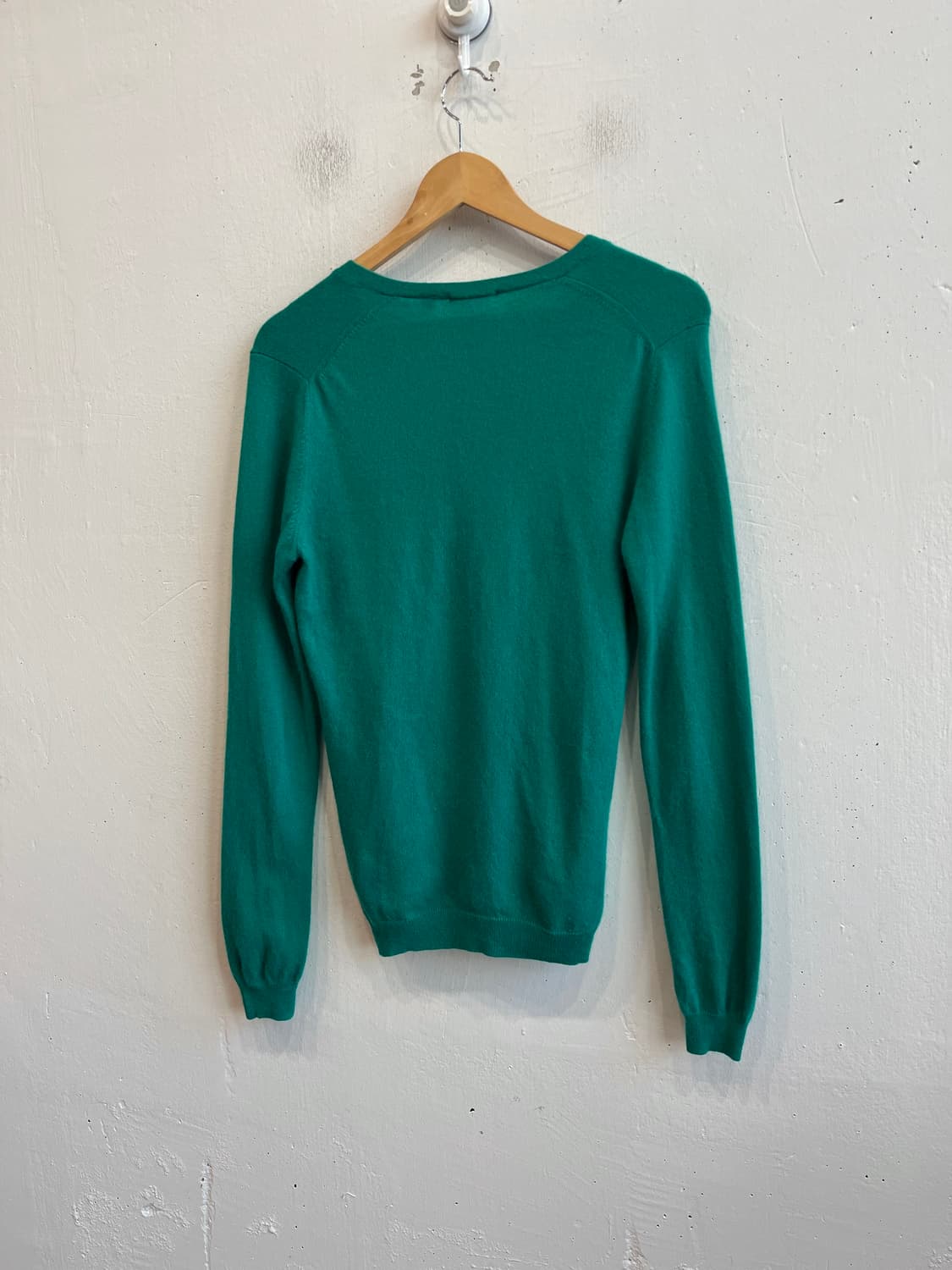 유니클로 캐시미어100% 브이넥 니트 우먼즈 상품이미지4