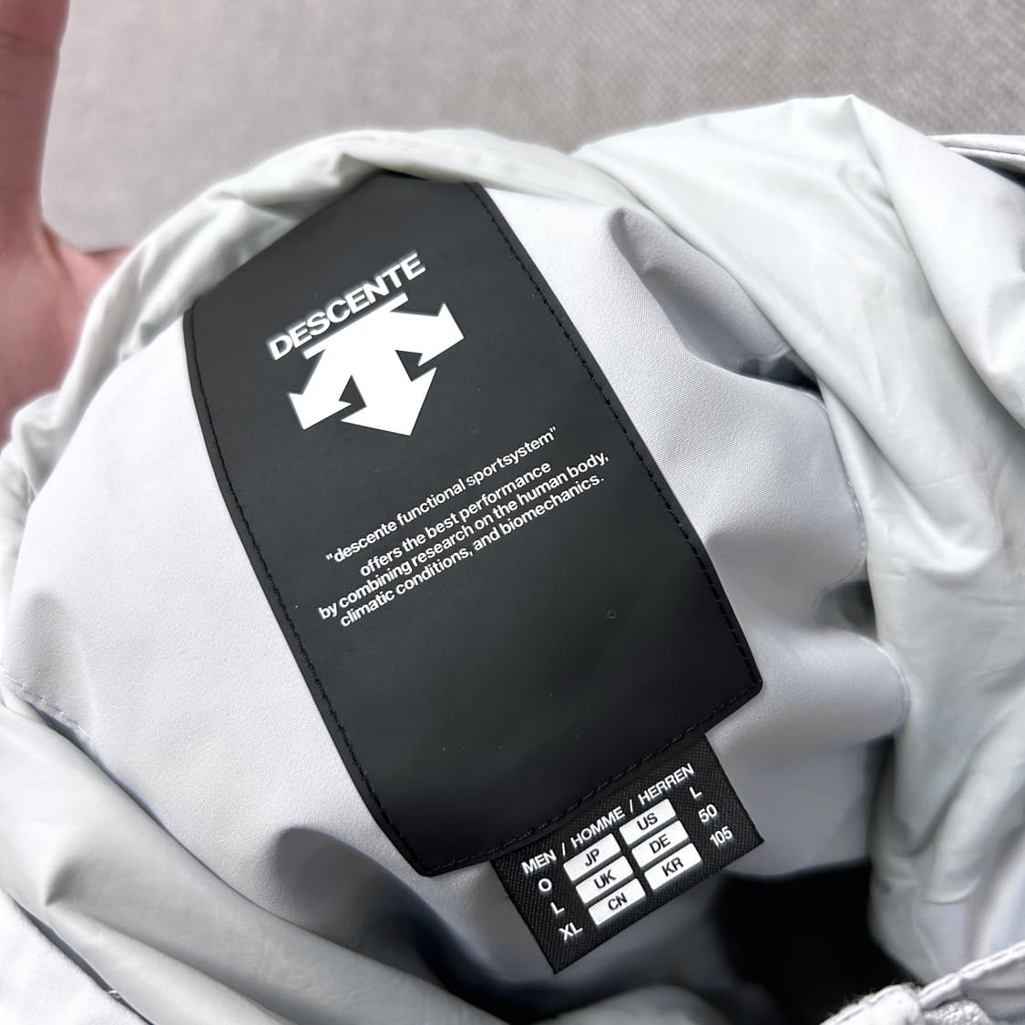 데상트 스위스 스키팀 아우디 아노락 바람막이(105) 상품이미지2