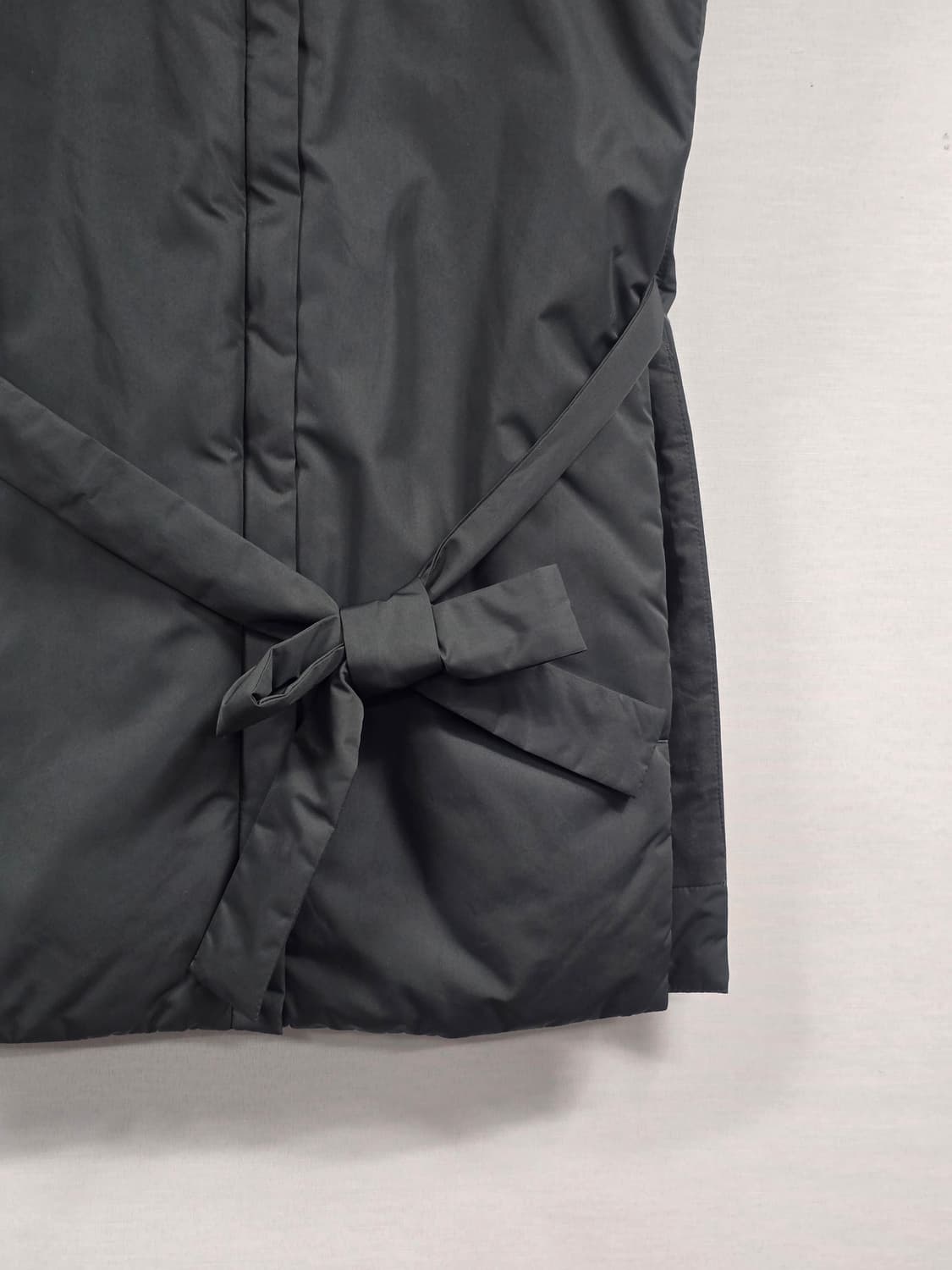 COS 코스 푸퍼 집업 베스트 그린  상품이미지4