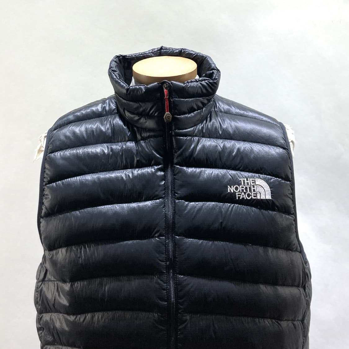 노스페이스 구스다운베스트 블랙 95 영구제  상품이미지2