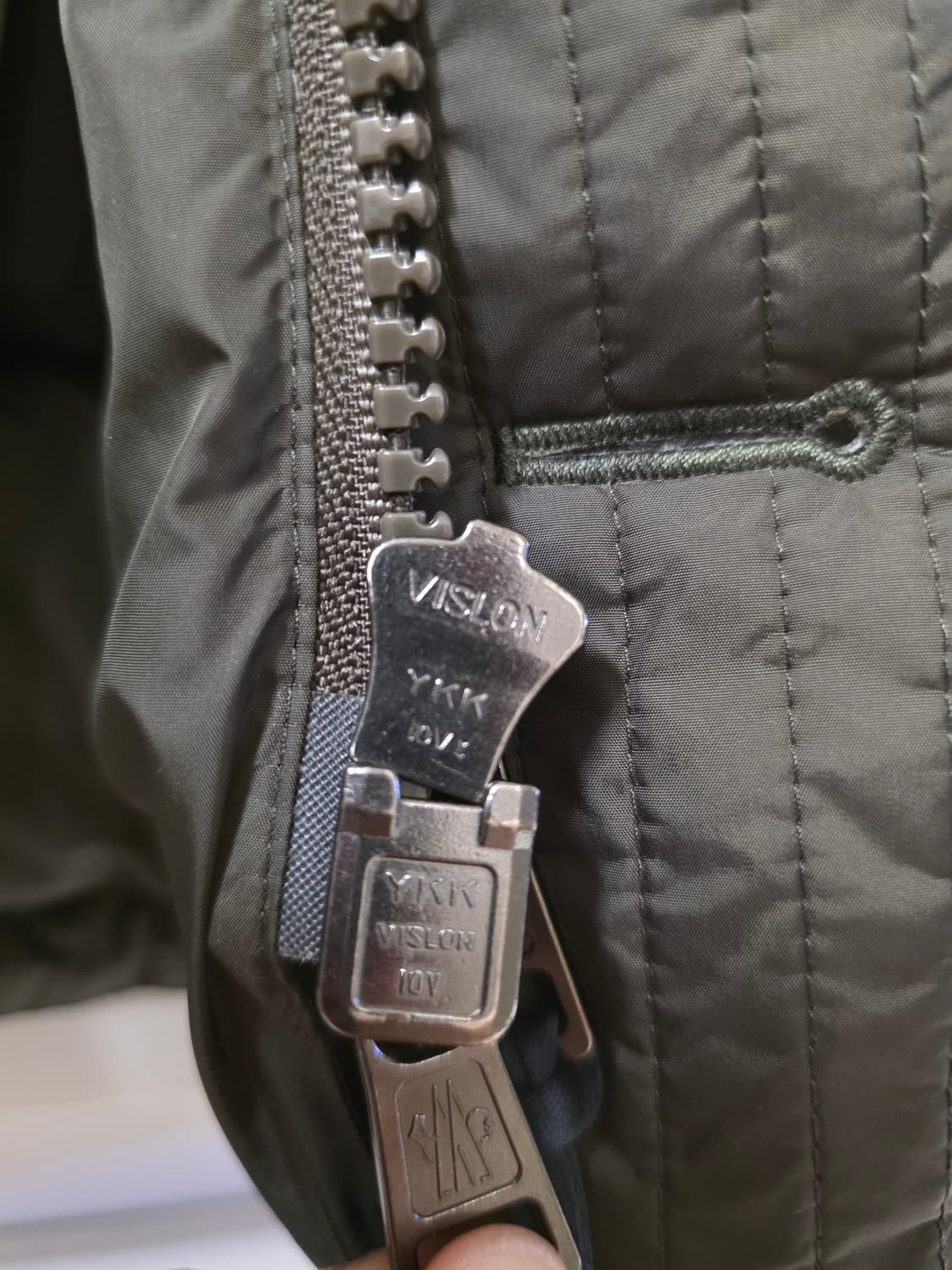 몽클레어 클루니 리얼퍼 카키 3 미사용 상품이미지6