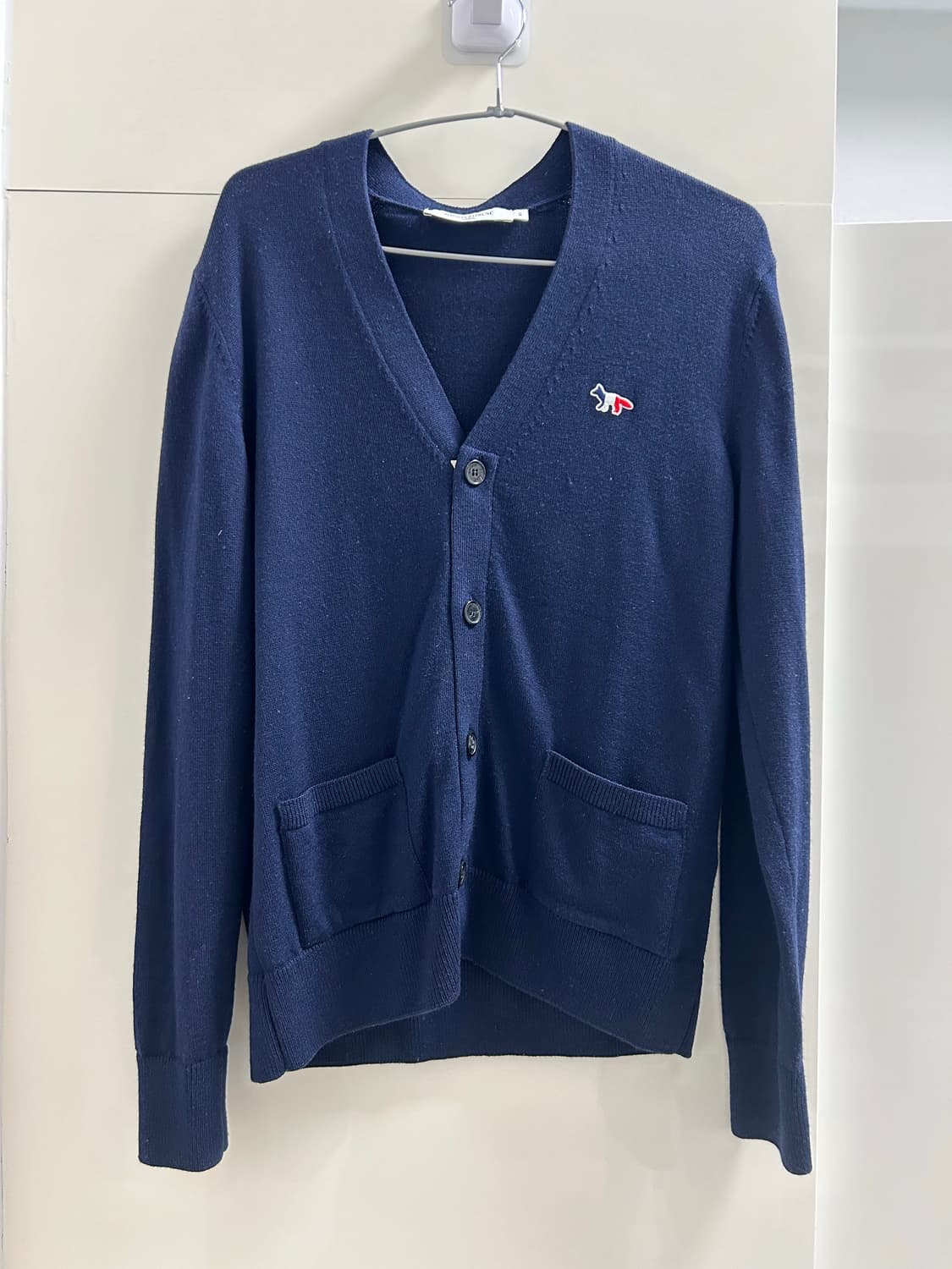 Maisonkitsune 메종키츠네 네이비 트리컬러 폭스 패치 울 니트 상품이미지1