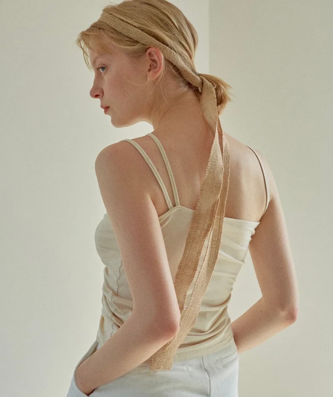 이엠엠 emm 셔링 슬리브리스 티셔츠 크림 상품이미지8