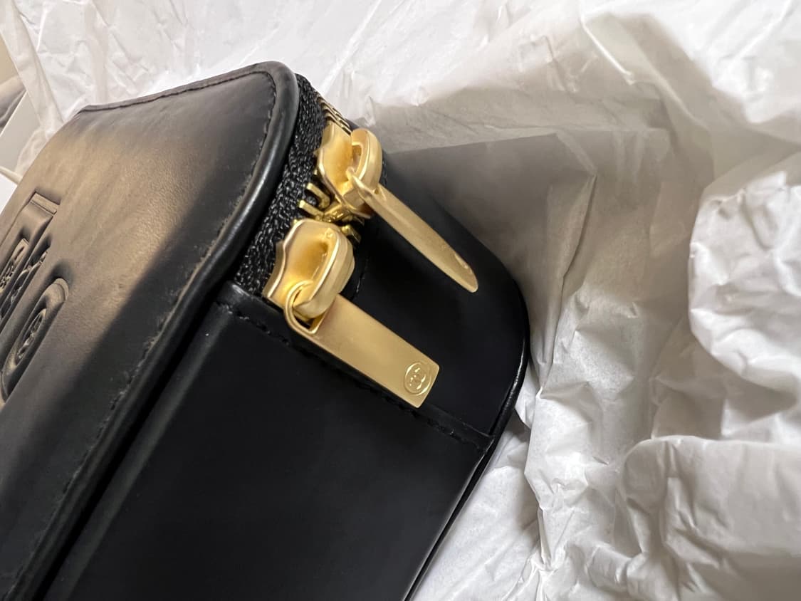 샤넬 뷰티 금장 지퍼 하드 케이스 검정 새제품 상품이미지4