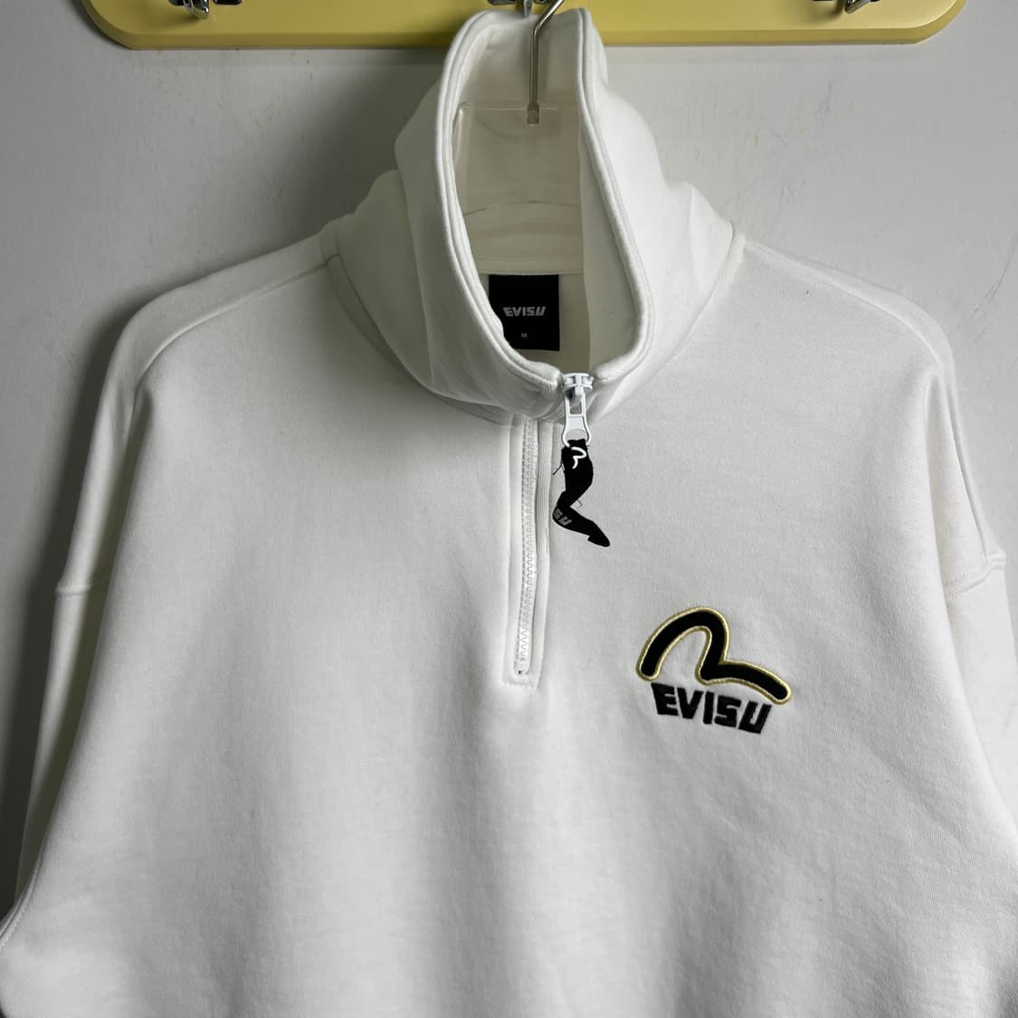 EVISU 에비수 빅힐스 화이트 하프집업 맨투맨 M 상품이미지4