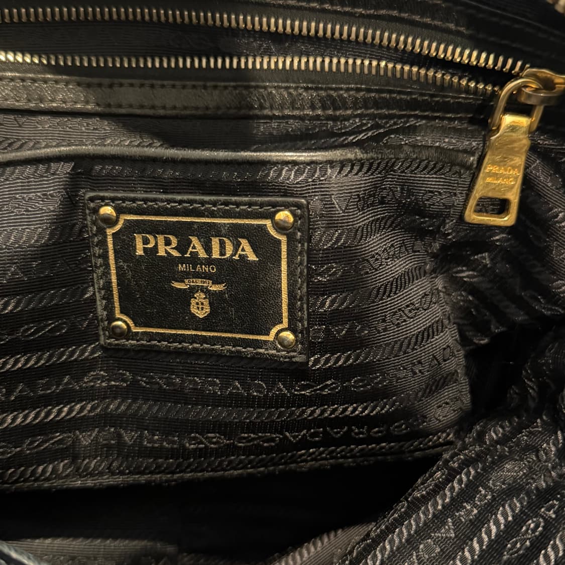 프라다 테수토 고프레 나일론 토트백 상품이미지5