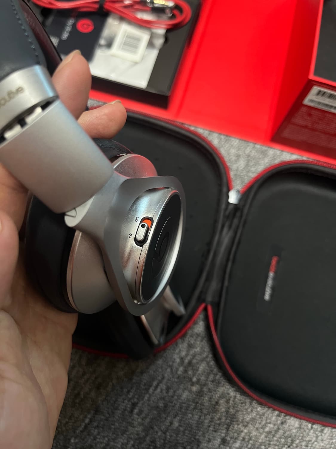 Beats by dr.dre Executive 실버 헤드폰 상품이미지8