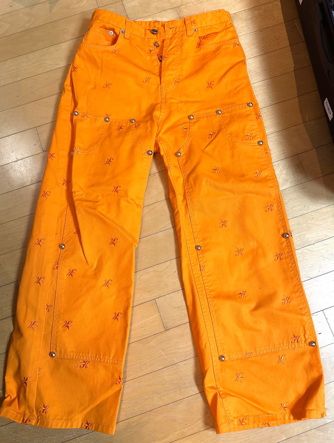 웨스켄 엠브로이더리 스터드팬츠 오렌지 상품이미지3