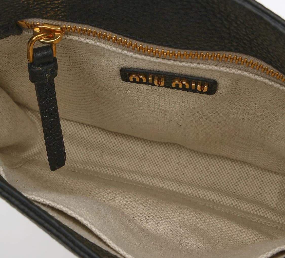 [S급] 미우미우 5BC122 후크 장식 숄더백 판매합니다!!! 상품이미지5