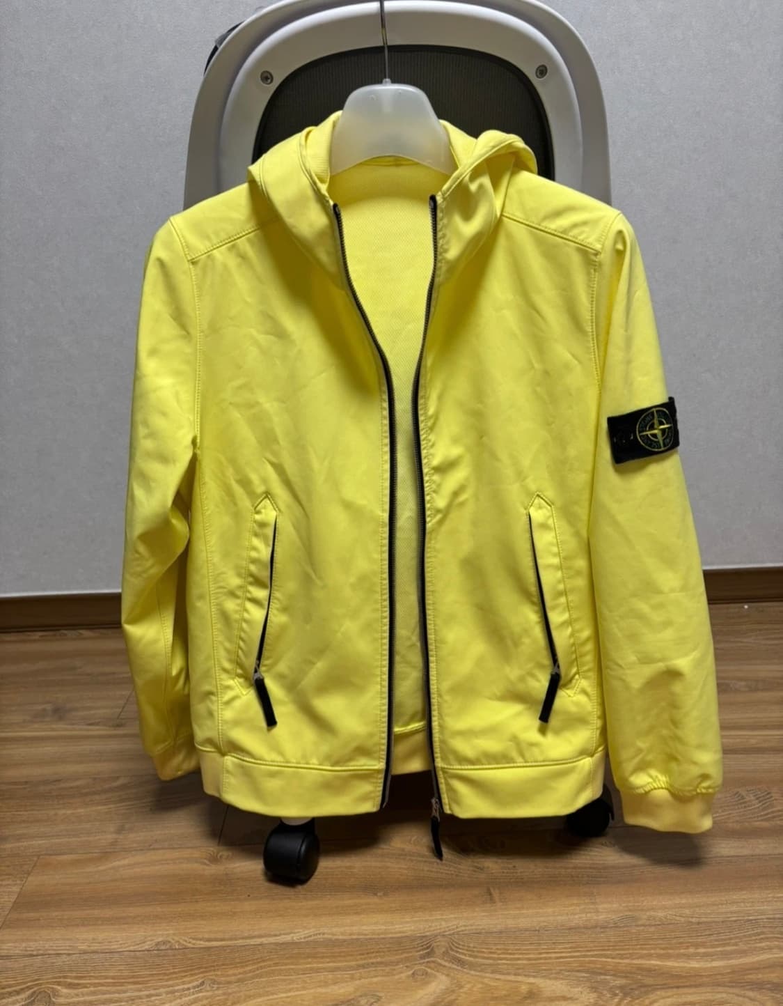 스톤아일랜드 소프트쉘 S 상품이미지1