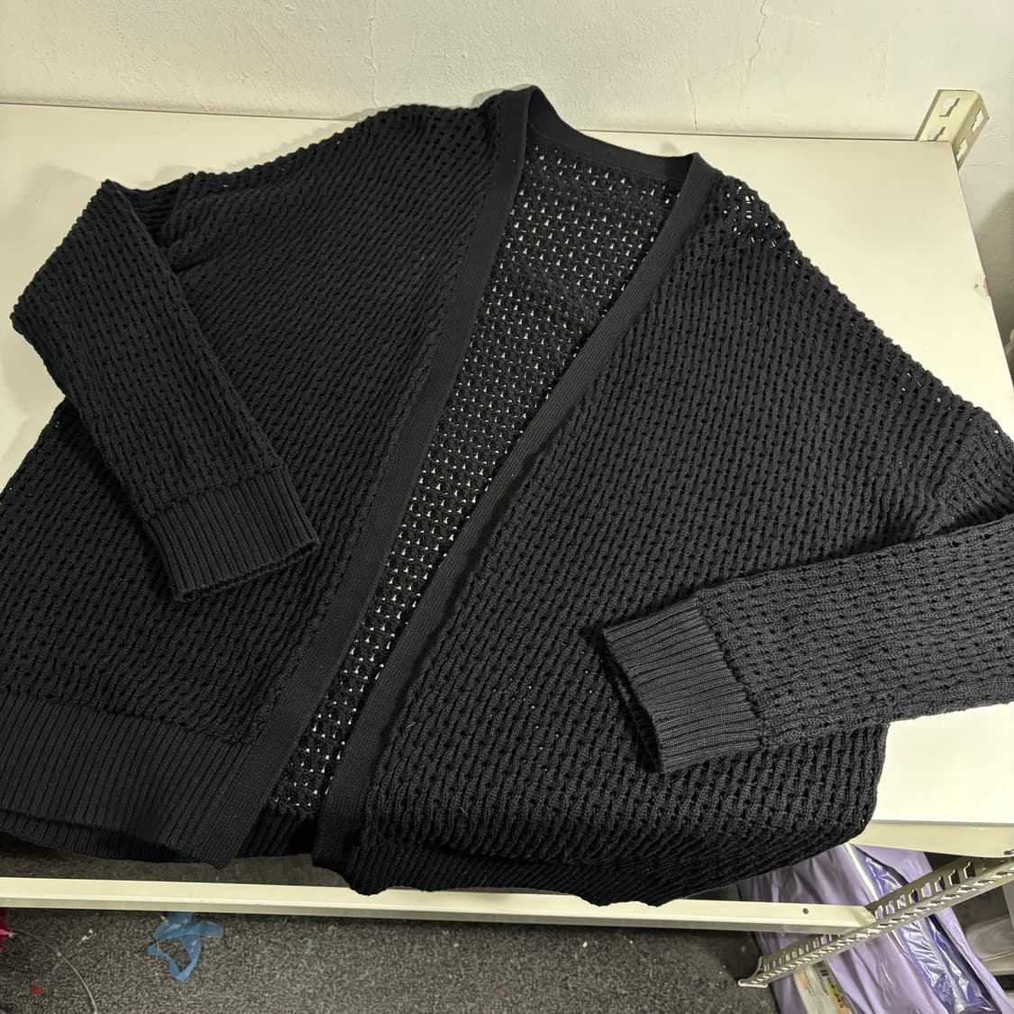 우먼FREE 캘빈클라인 CK 블랙 노버튼 캐시미어혼방 그물 가디건 상품이미지1